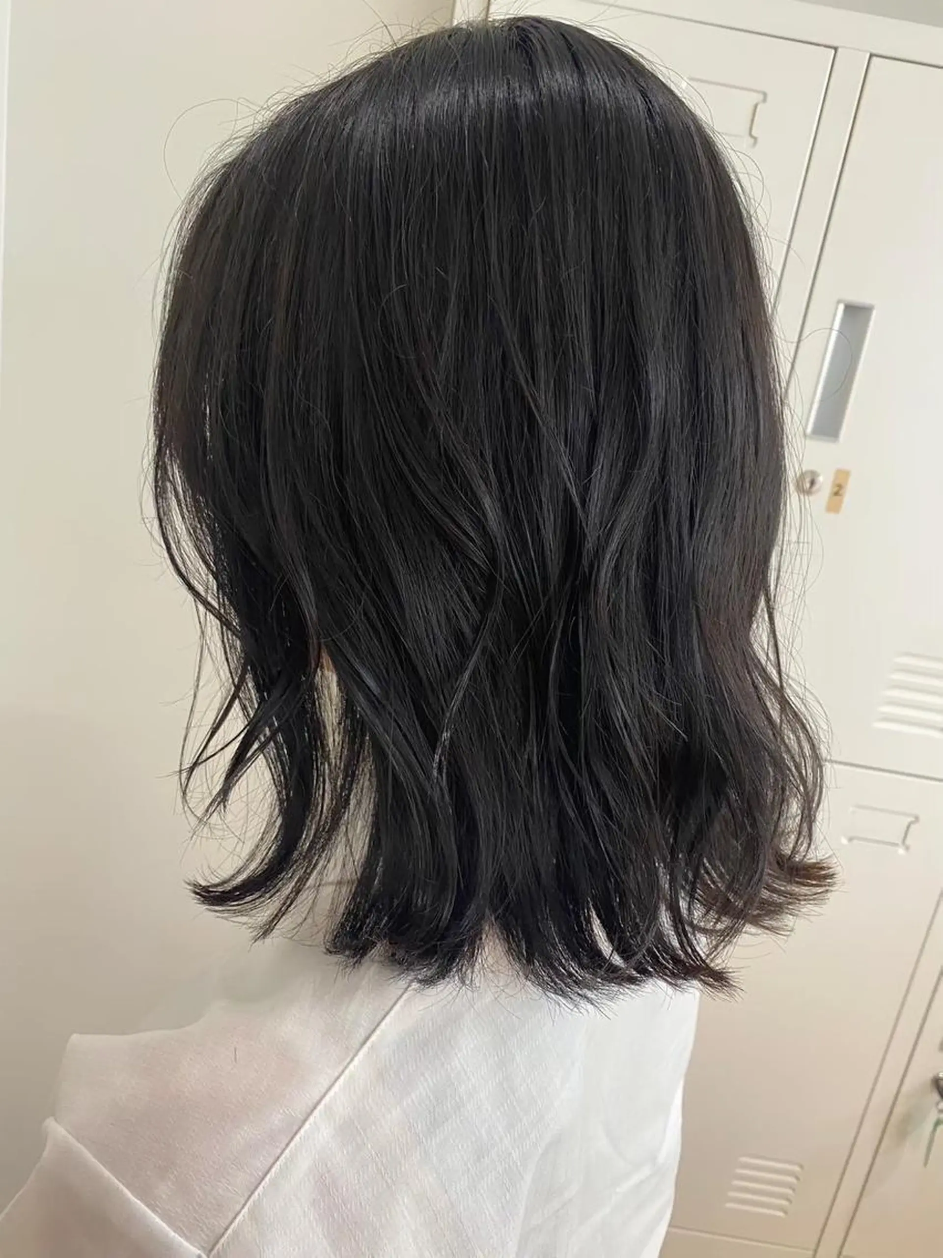 ミディアム カラー ブルーカラー 臺 佳連のヘアスタイル