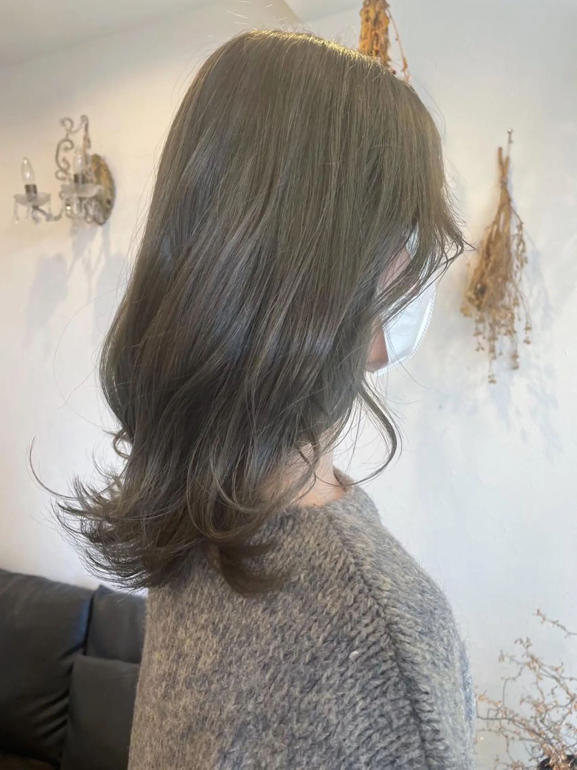 セミロング カラー ブリーチ グレージュ オリーブグレージュ オリーブグレー ヘアカラー m ā l o.🌷 サカモトマイコのヘアスタイル