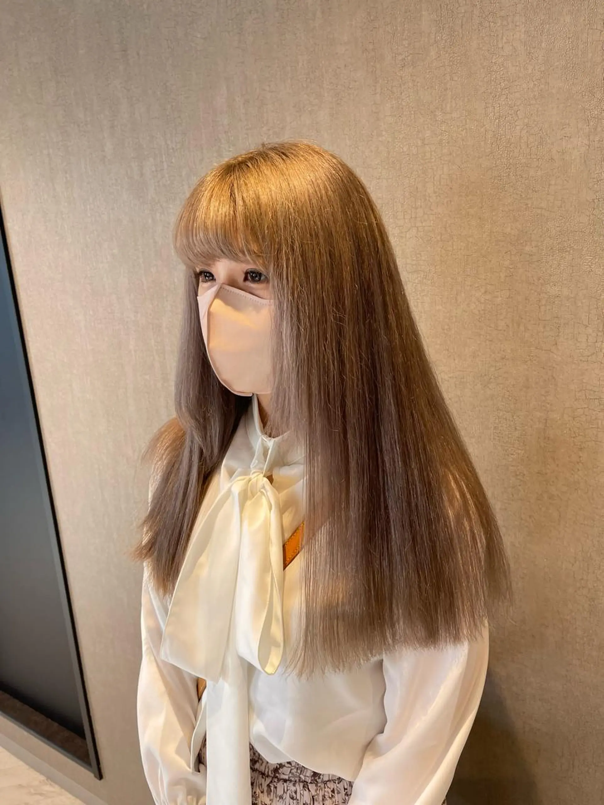 ロング カラー ベージュカラー ミルクティーベージュ ヘアカラー トリートメント 透明感カラー/艶髪/ エクステ/HIROのヘアスタイル