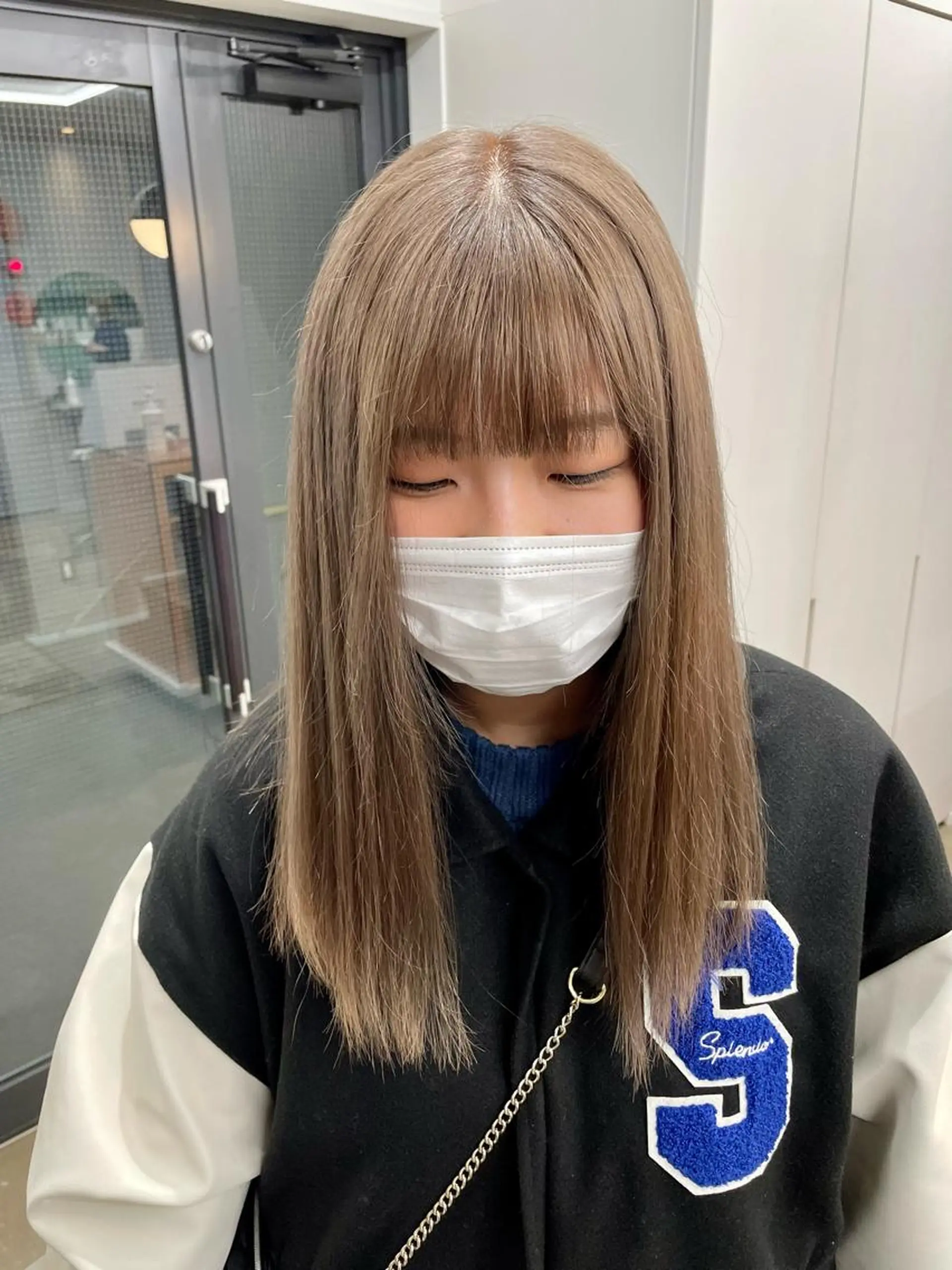 セミロング カラー ベージュカラー ブリーチ 透明感カラー pole所属・【pole】 minaのヘアスタイル