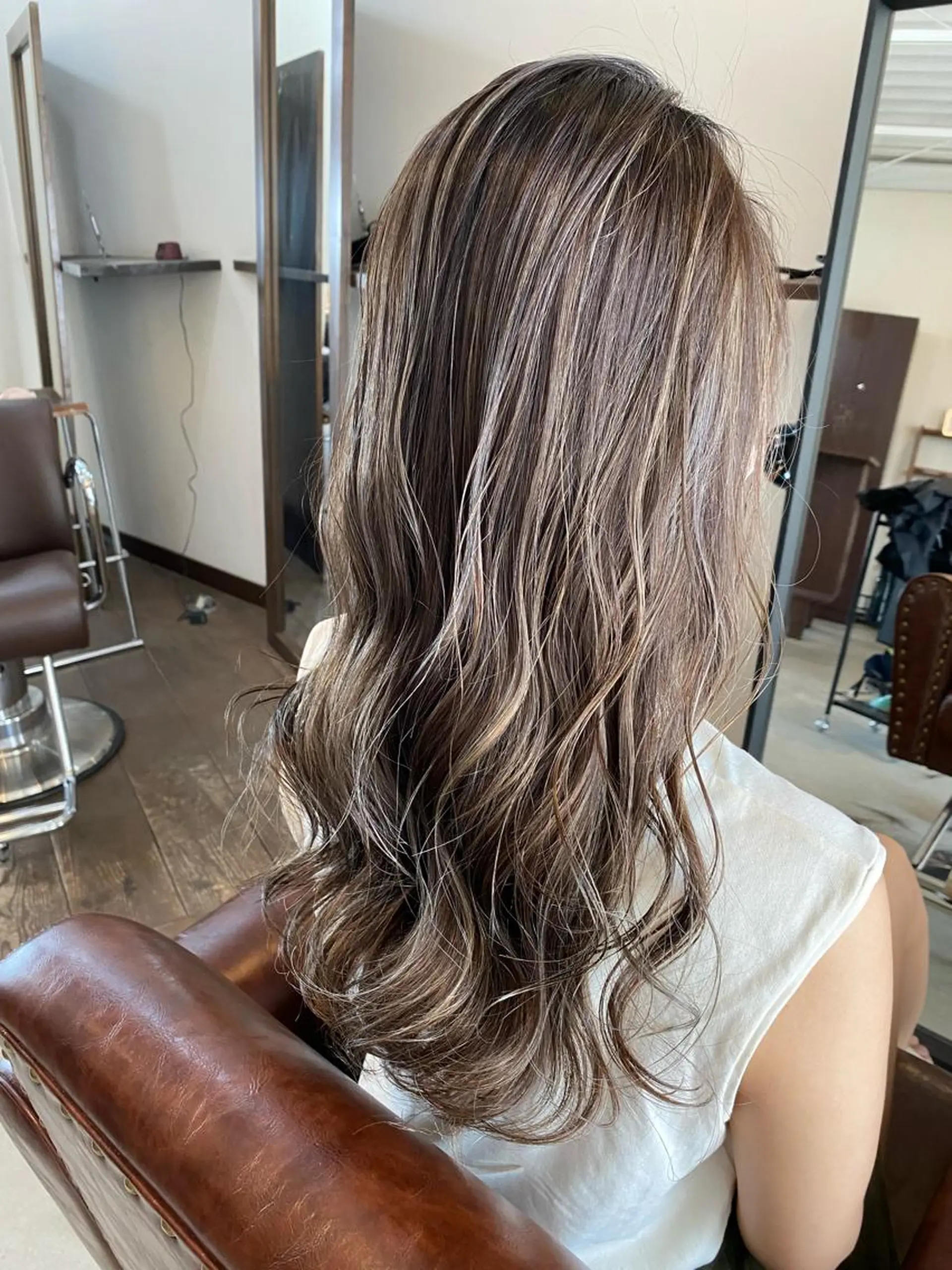 ロング カラー ベージュカラー ハイライトカラー ハイライト カット ヘアカラー 吉田 航のヘアスタイル