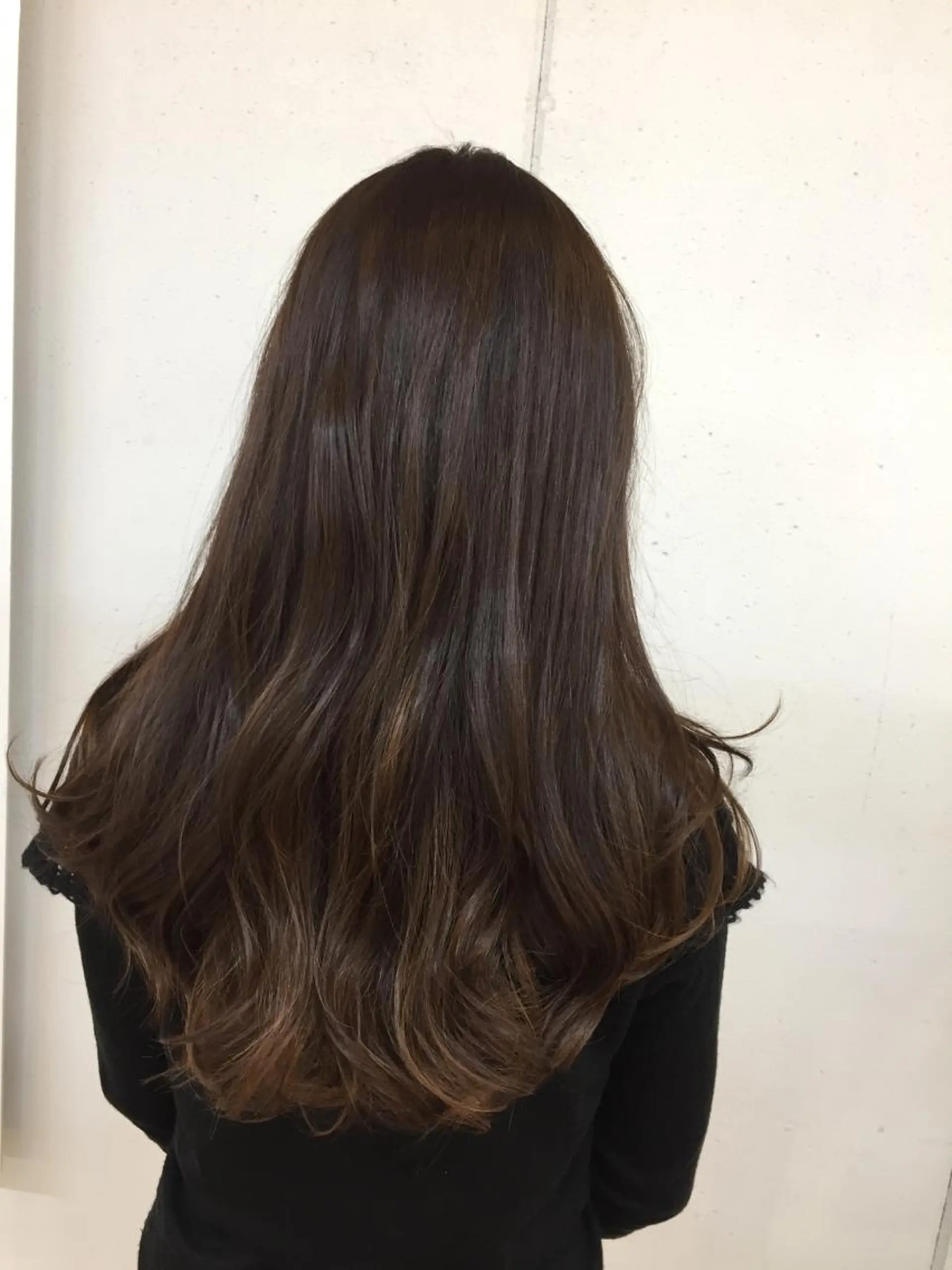 ロング アルファ シェリのヘアスタイル