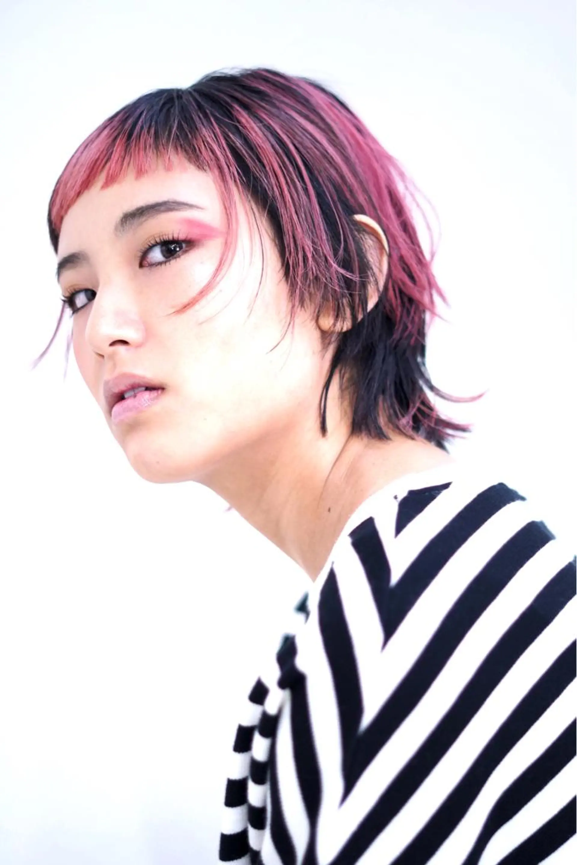 ミディアム カラー デザインカラー デザインカット メンズ支持率No.1 KAIのヘアスタイル