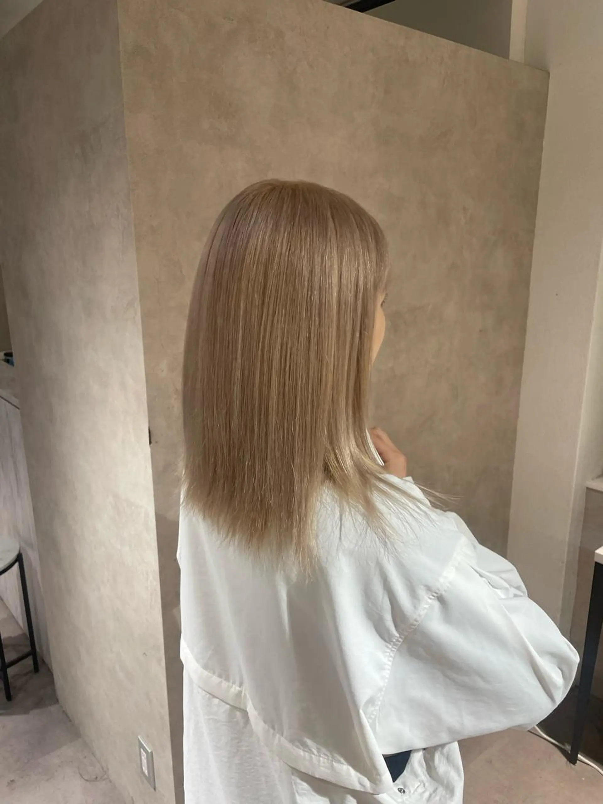 ミディアム カラー カット ヘアカラー 🇰🇷ハイトーン× 韓国レイヤー레이어드のヘアスタイル