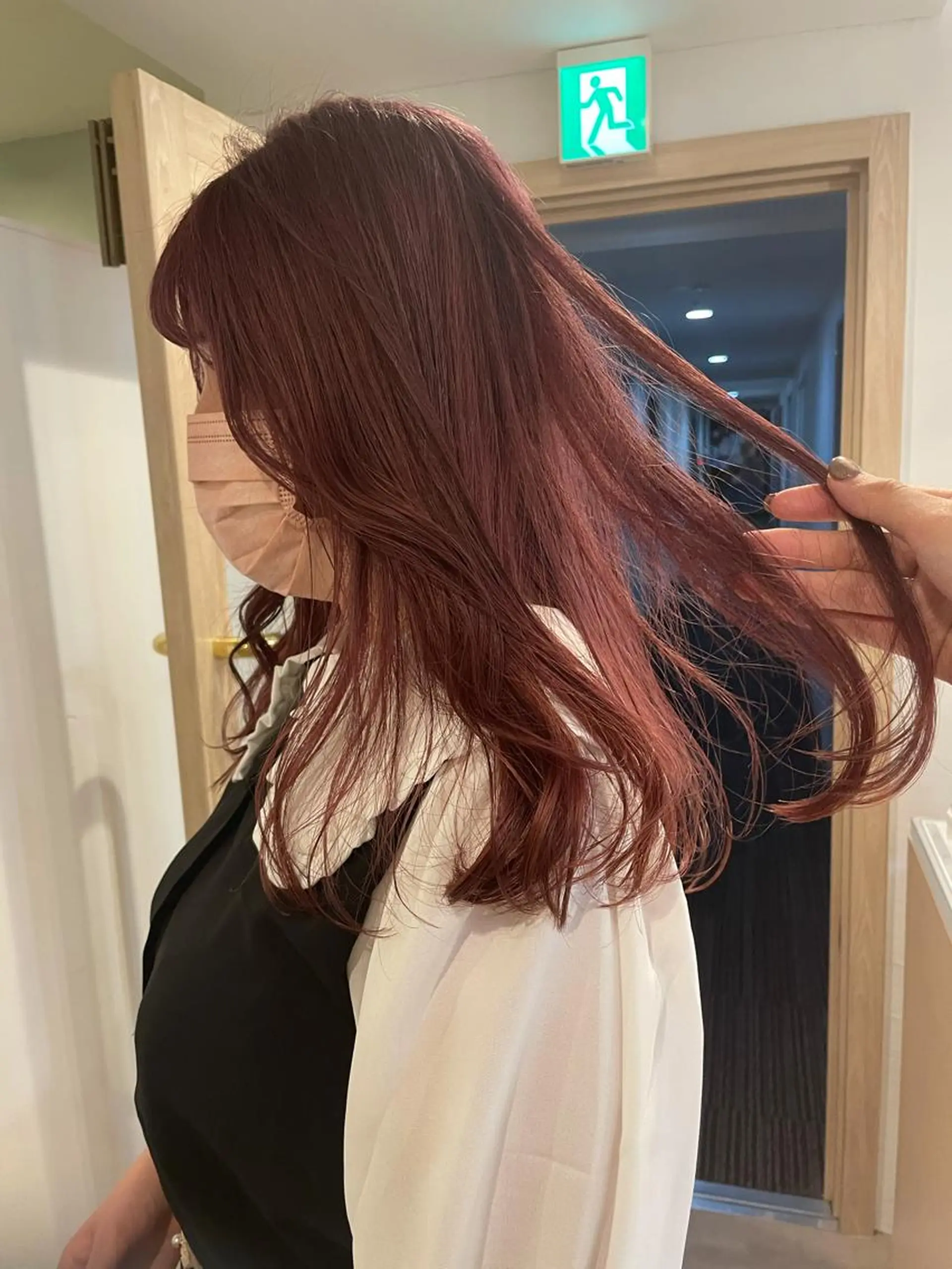 カラー 大迫 江梨のヘアスタイル