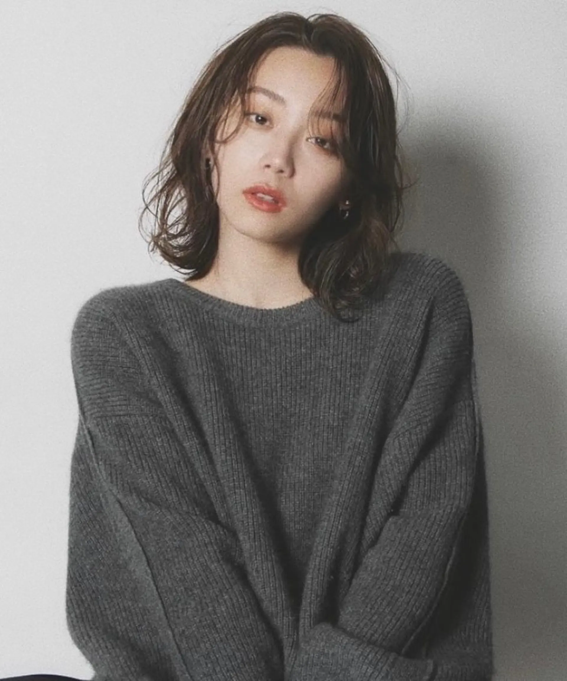 ミディアム カラー パーマ 切りっぱなしボブ ショートボブ ミディアムパーマ 黒髪 透明感カラー カット ケアカラー×髪質改善 🌙OKUBO🌙のヘアスタイル