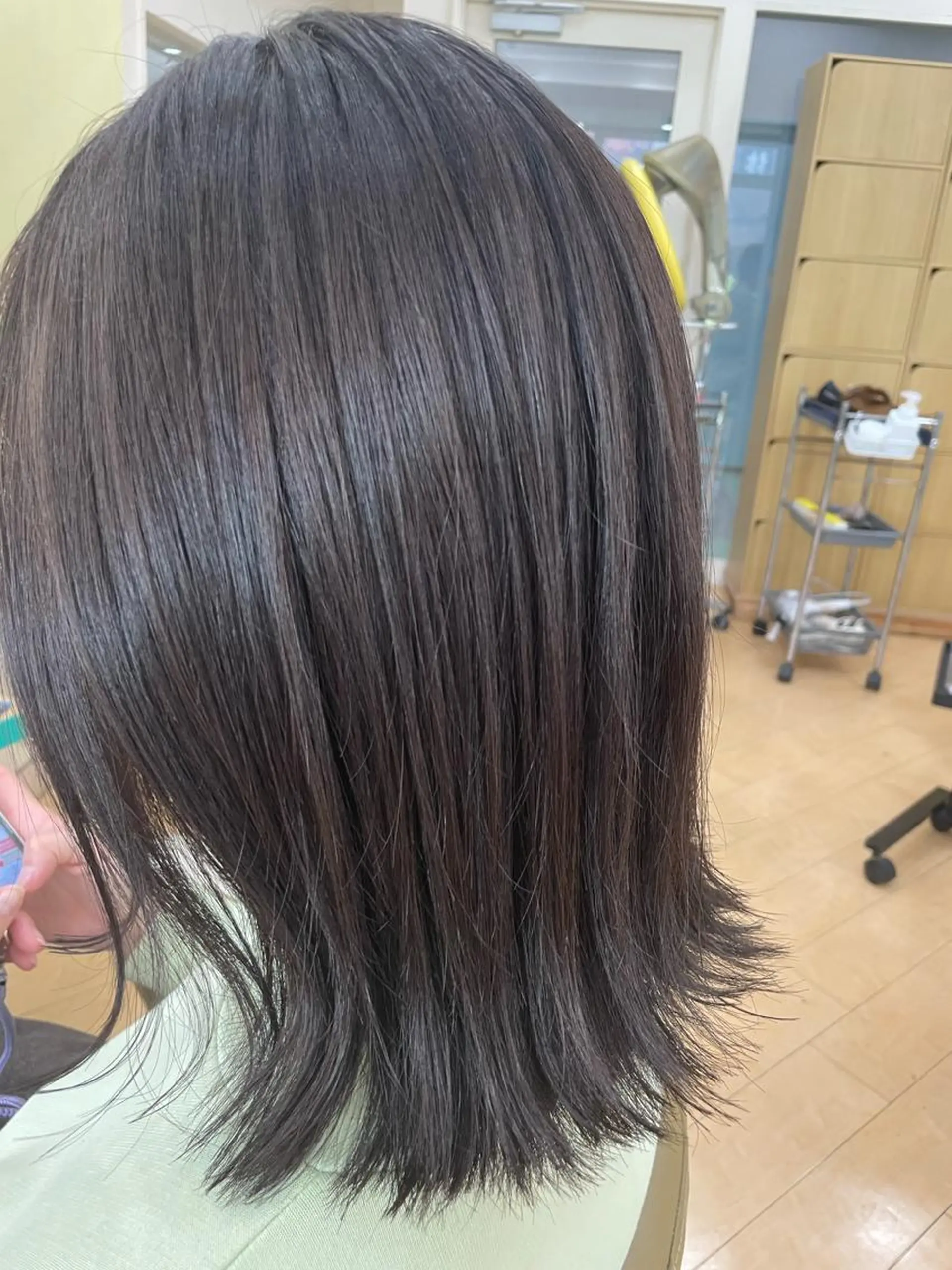 ミディアム カット ヘアカラー トリートメント 福原 亜祐美のヘアスタイル