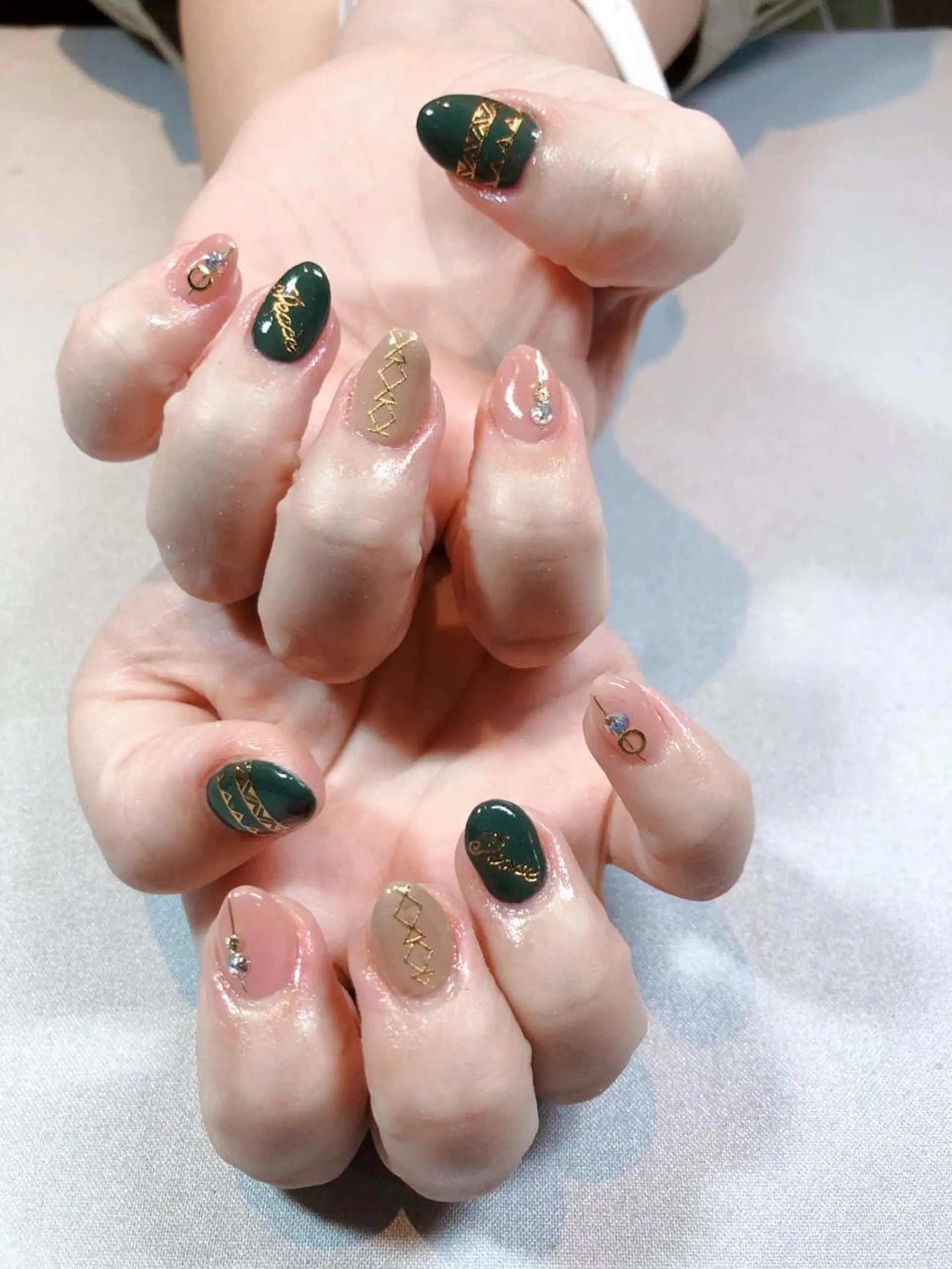 ネイル iiloo aromaworksのネイルデザイン