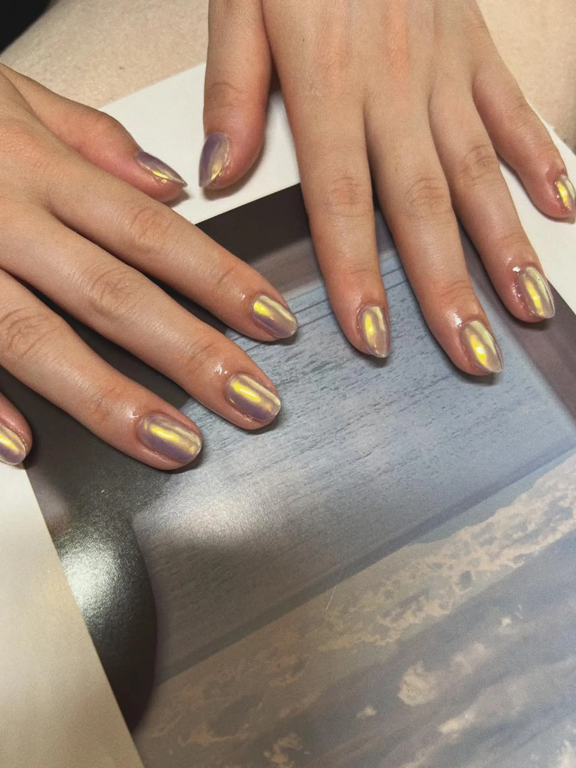 ネイル オーロラネイル 長さ出し ジェルネイル 韓国ネイル マグネットネイル ハンドネイル ハンドケア ちゅるんネイル🪄 耳ツボジュエリー🔗のネイルデザイン