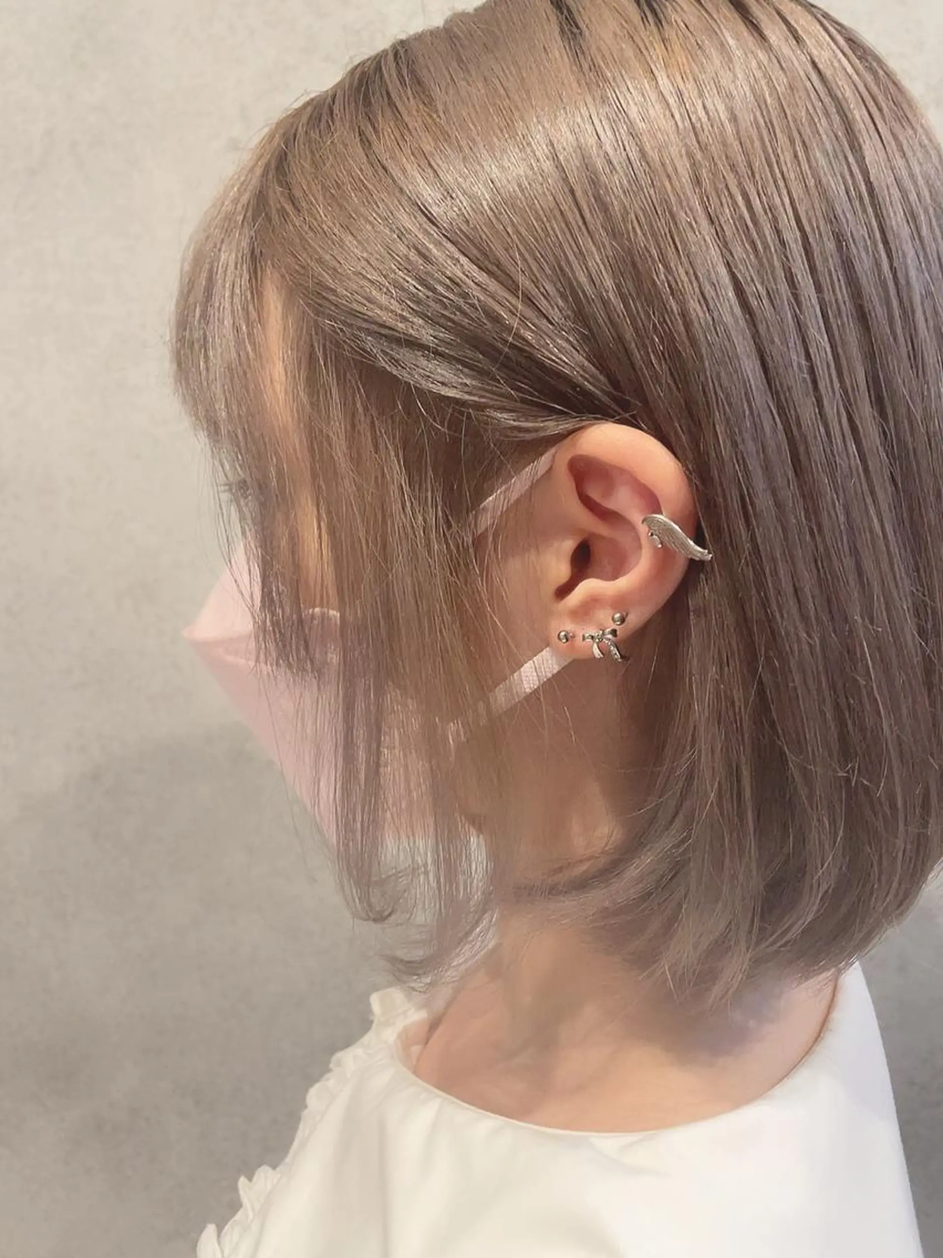 ショート カラー ベージュカラー インナーカラー ホワイトベージュ 櫻井 未悠のヘアスタイル