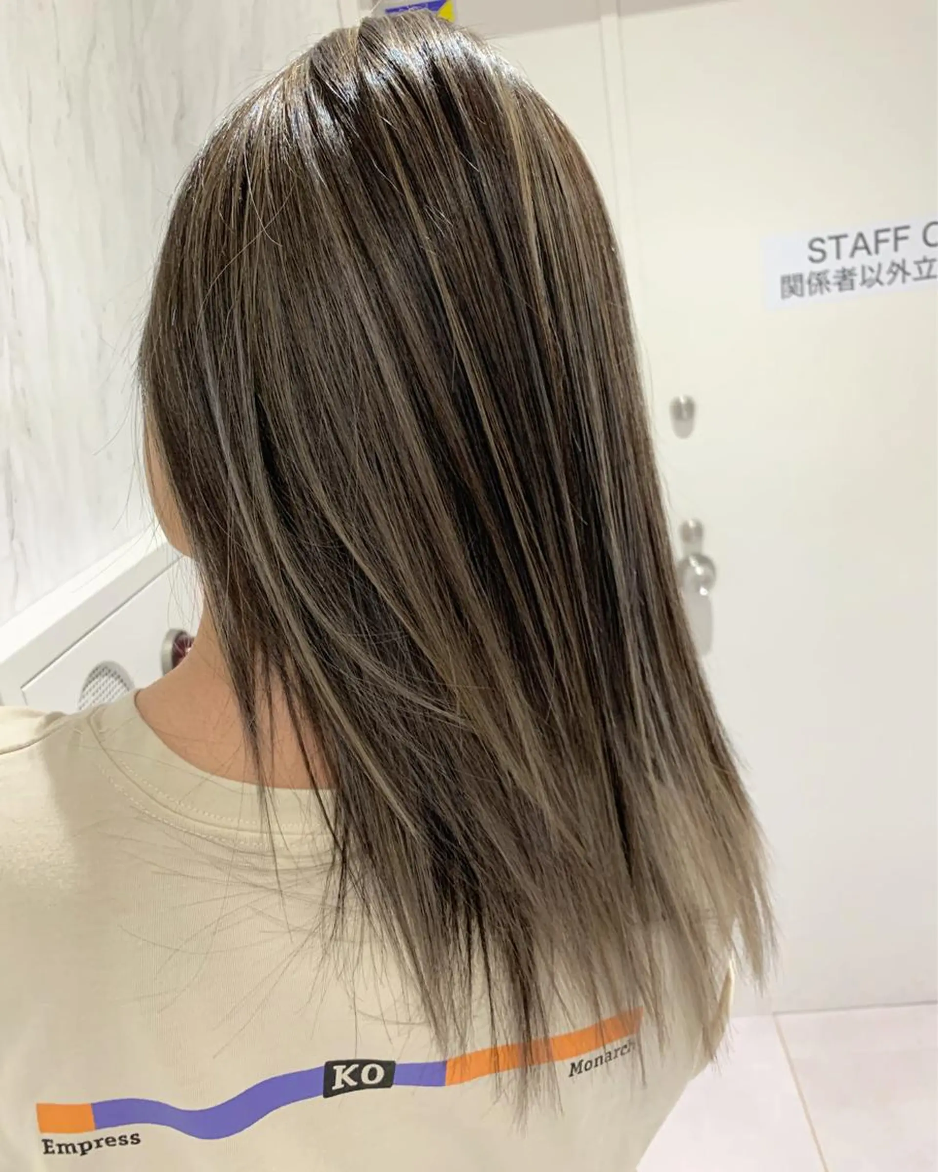 セミロング カラー パーマ ヘアアレンジ メンズ キッズ ネイル マツエク・マツパ 酸性ストレート 髪質改善大槻勇樹のヘアスタイル