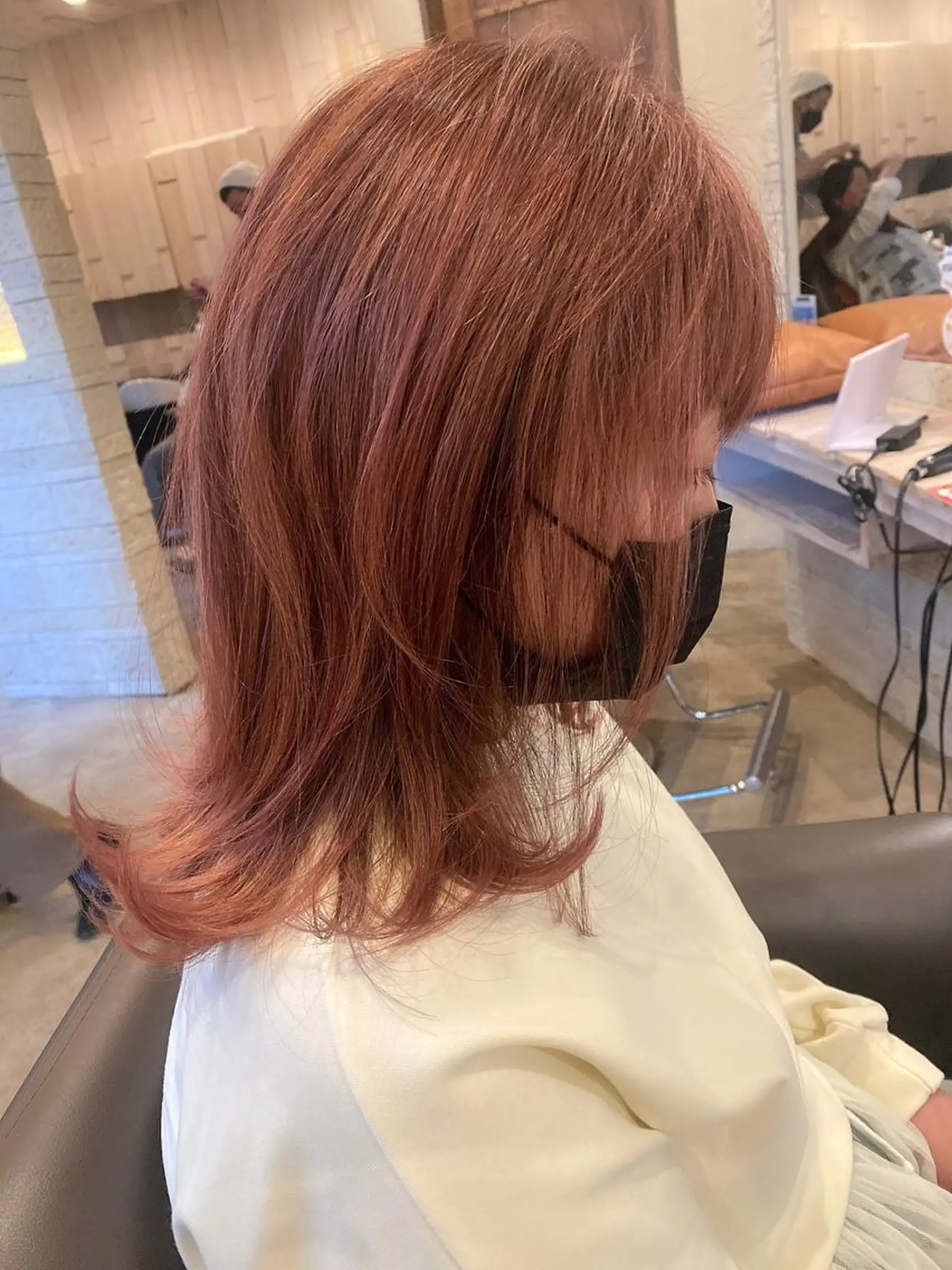 ミディアム レイヤーカット ヘアカラー 小塚 和眞のヘアスタイル