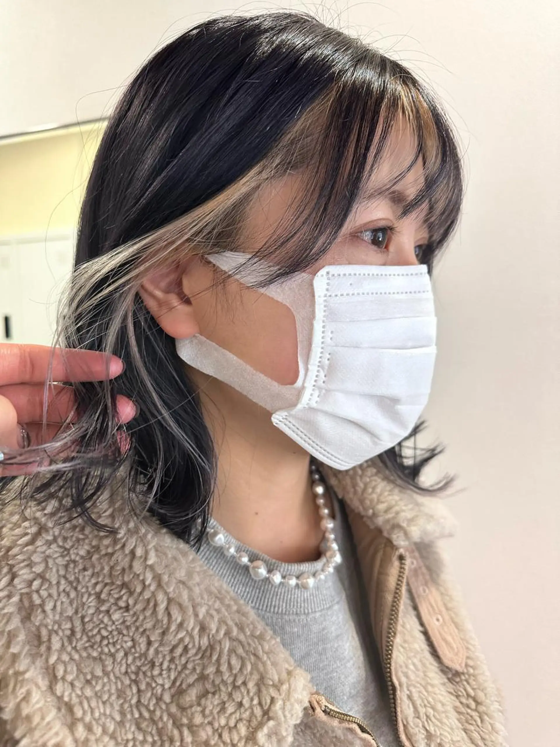 セミロング カラー インナーカラー ブリーチカラー/ベー ジュ/Hono🦖のヘアスタイル