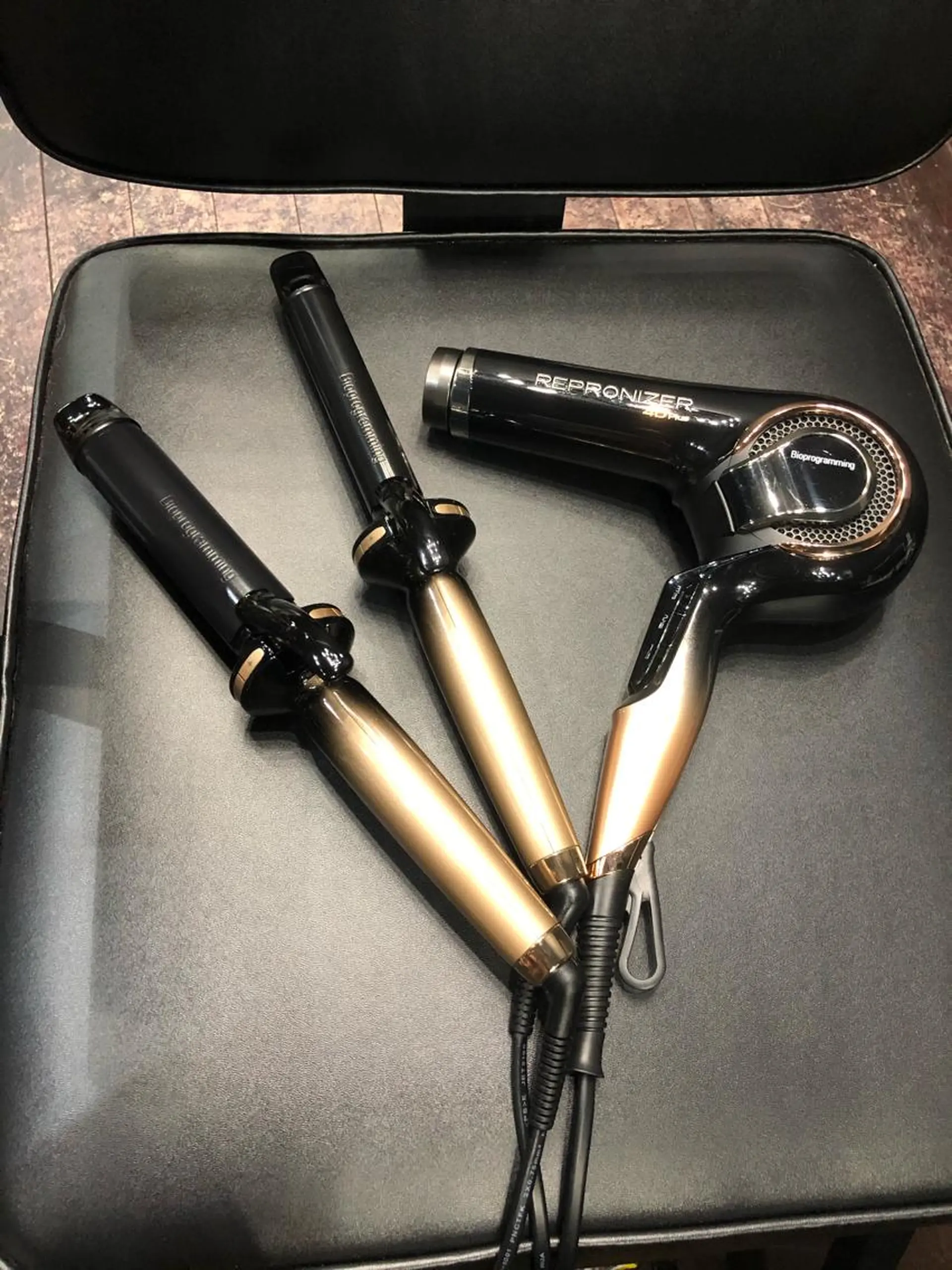 セミロング ヘアアレンジ VERONIQUE所属・山本 雅由のヘアスタイル