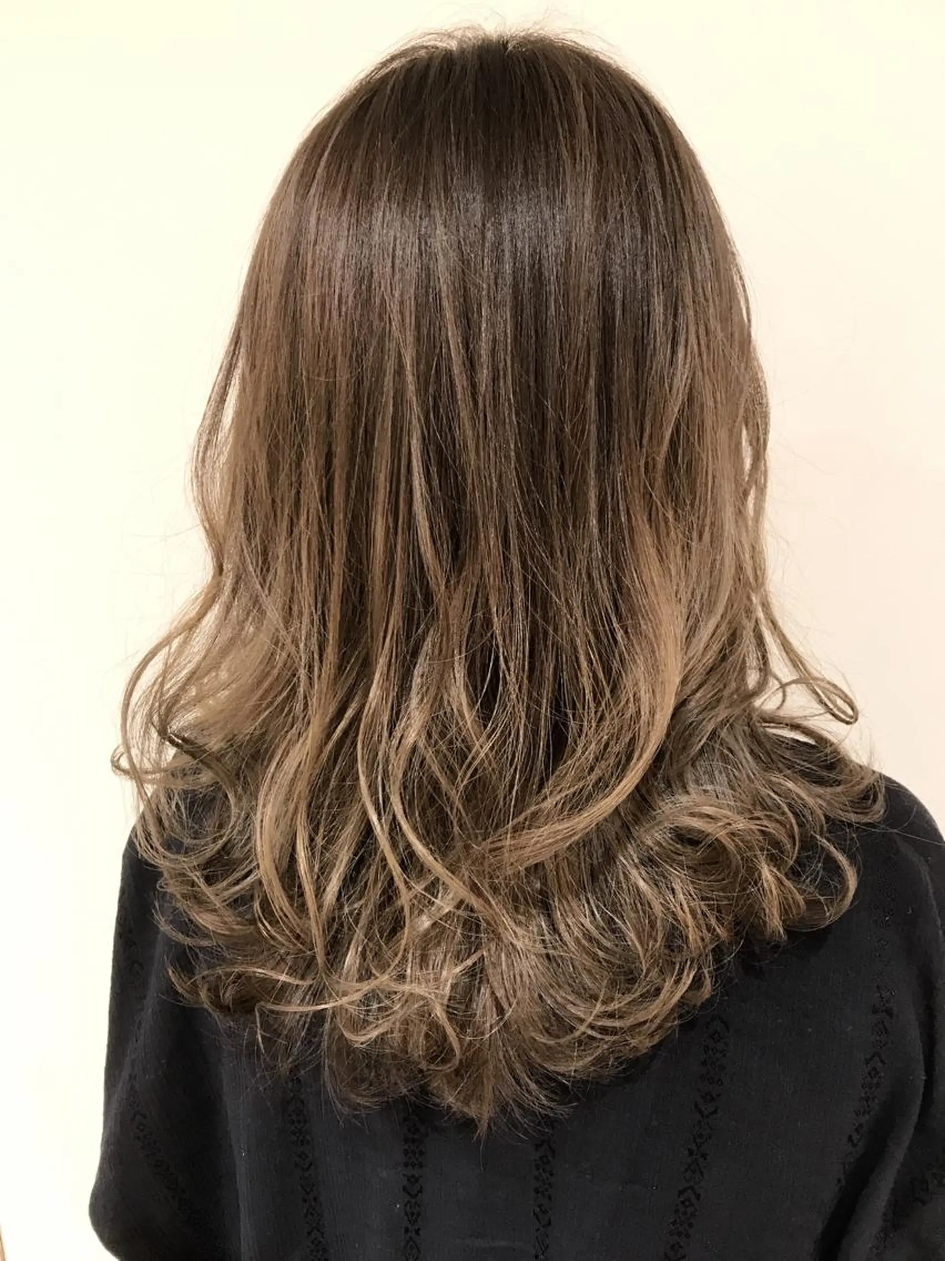 ミディアム カラー 透明感カラー ハイライトカラー ハイライト ヘアカラー ハイライト/髪質改善 ✂️十河祐輝のヘアスタイル