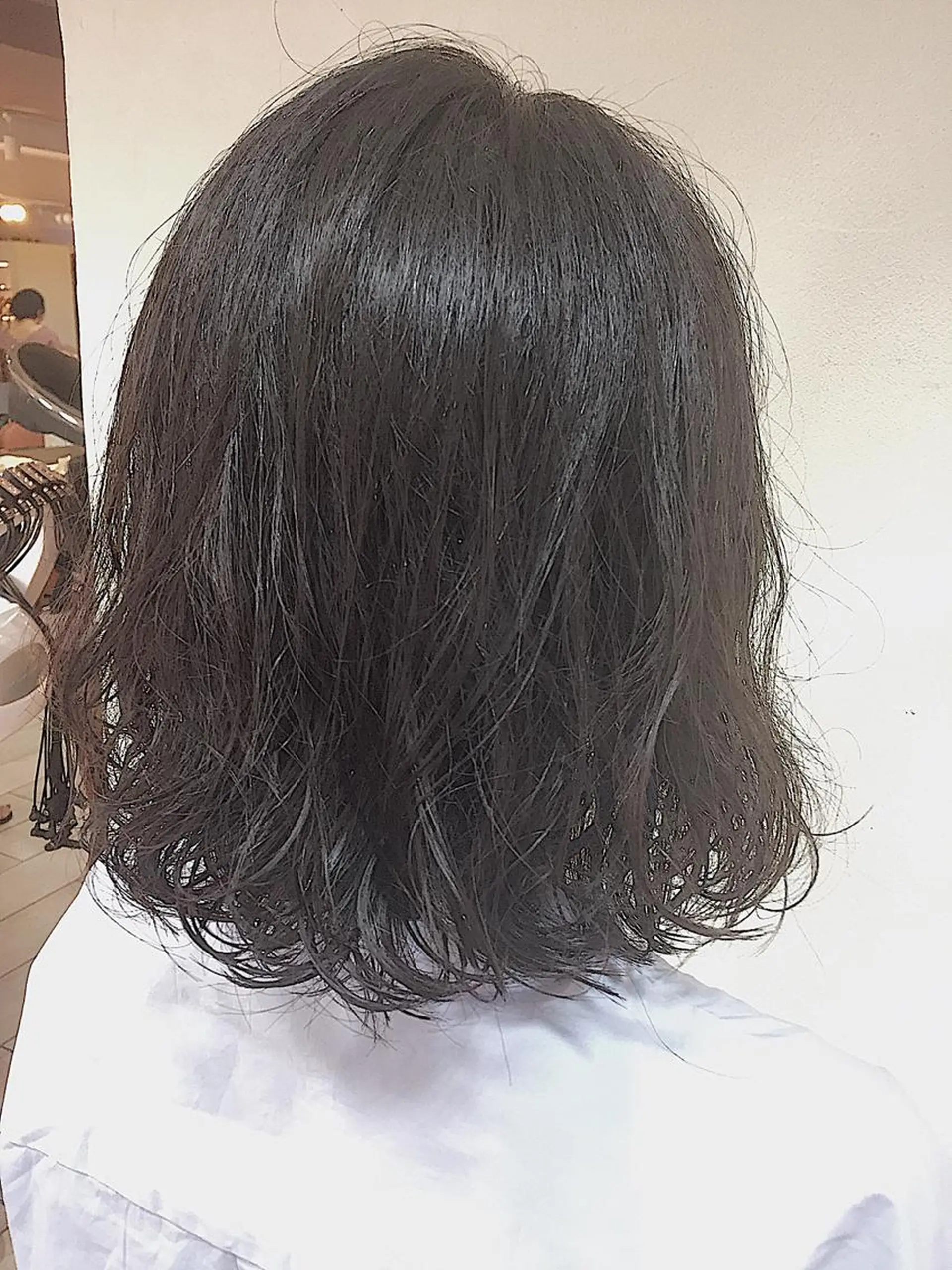 ミディアム カラー パーマ ヘアアレンジ ミディアムパーマ アッシュ ダークアッシュ 可愛いを作る神 ナオヒロのヘアスタイル