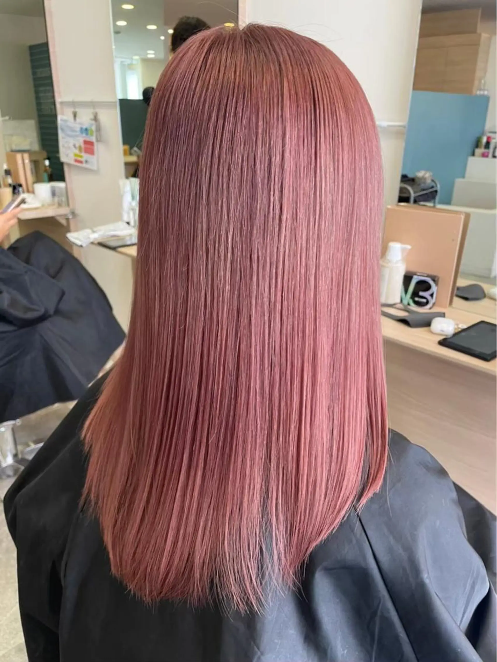 セミロング カラー ブリーチ ケアブリーチ ダブルカラー イヤリングカラー ハイライトカラー 神戸ボブ✂️ ioe三宮/田 伸佳のヘアスタイル