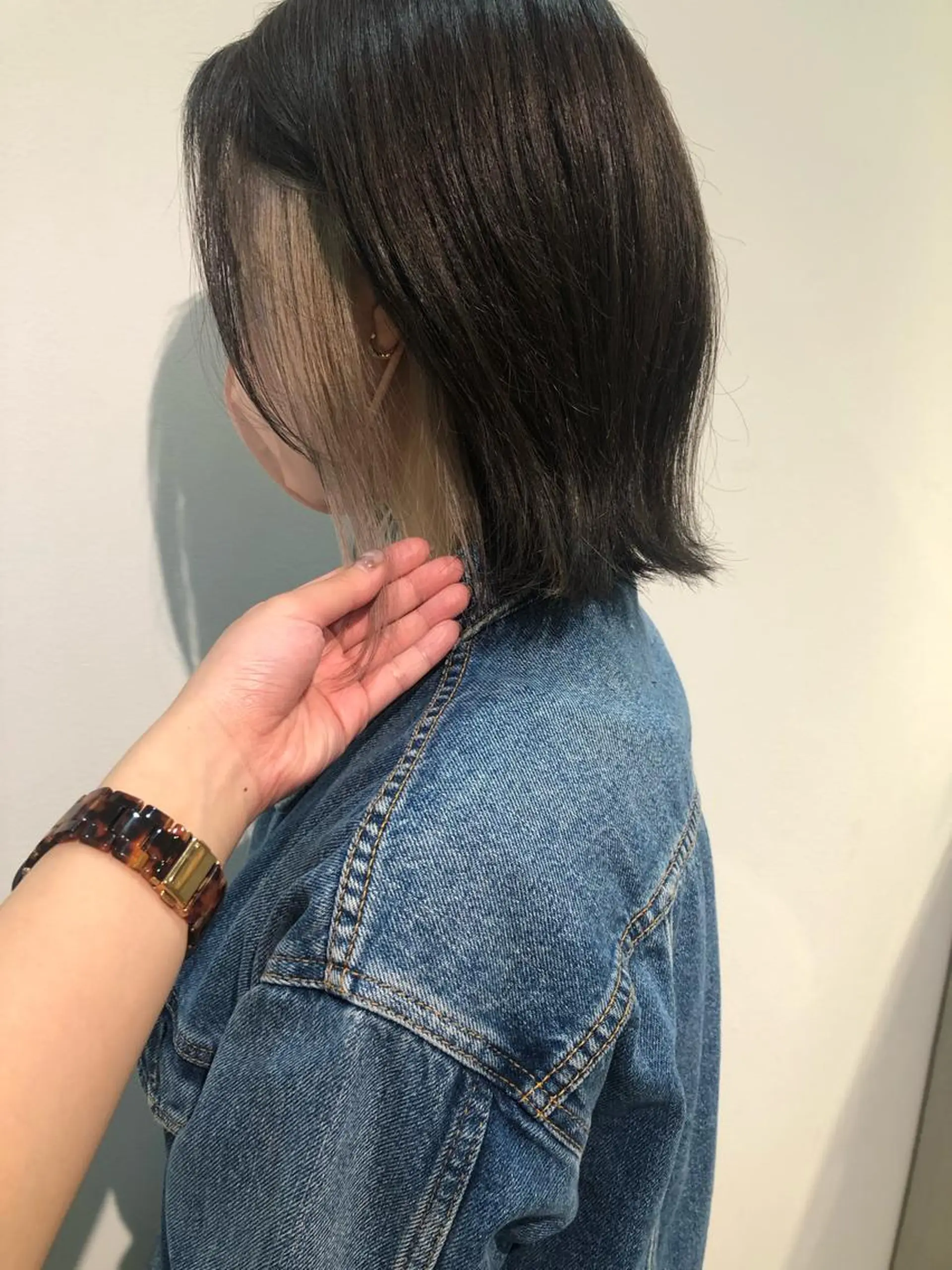 ミディアム カラー ベージュカラー ブリーチ ヘアカラー レイヤー/お顔まわり 暖色カラー🍑Amiのヘアスタイル