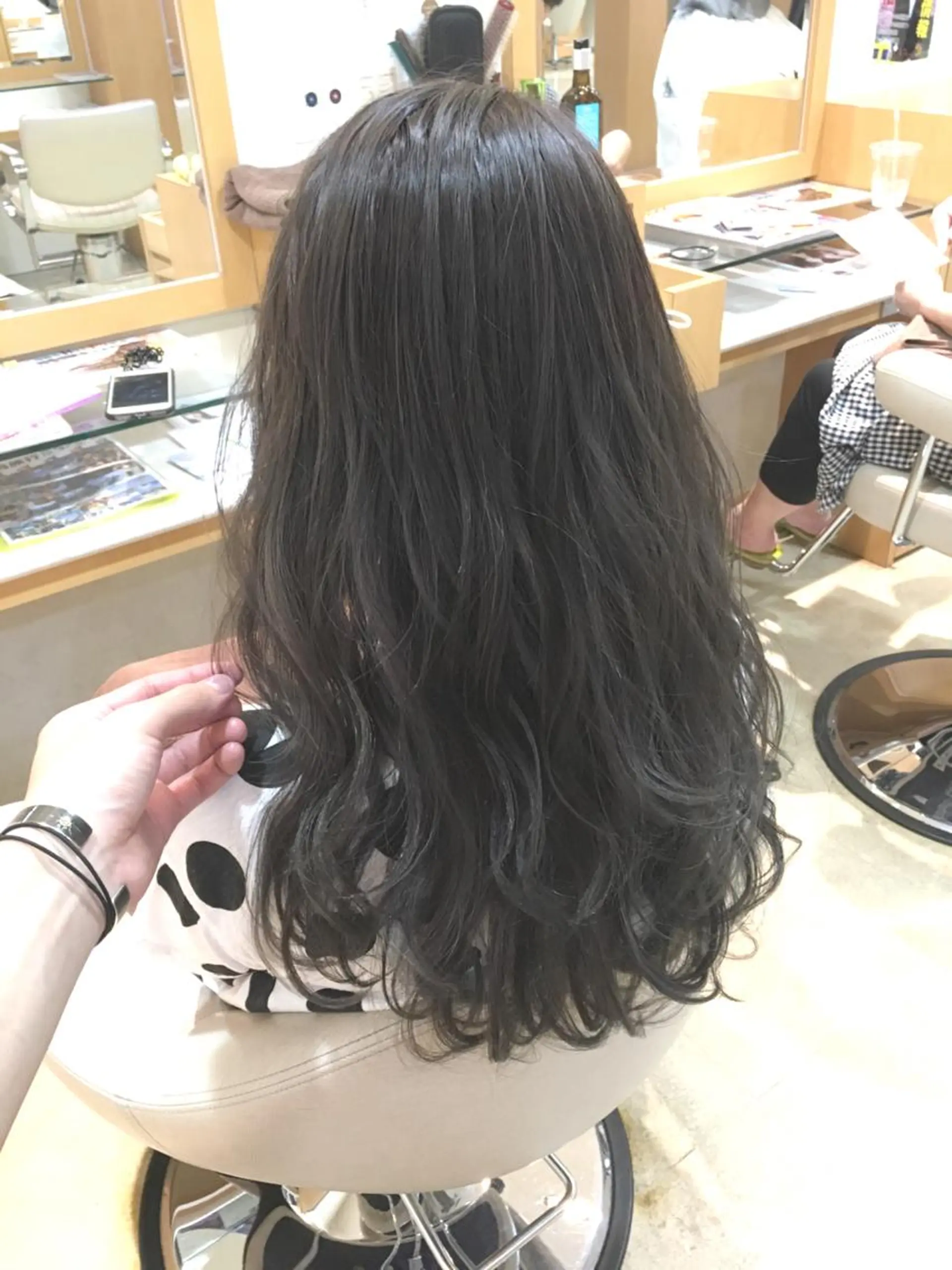 ロング カラー 🐝肥田 しょーと🐝のヘアスタイル