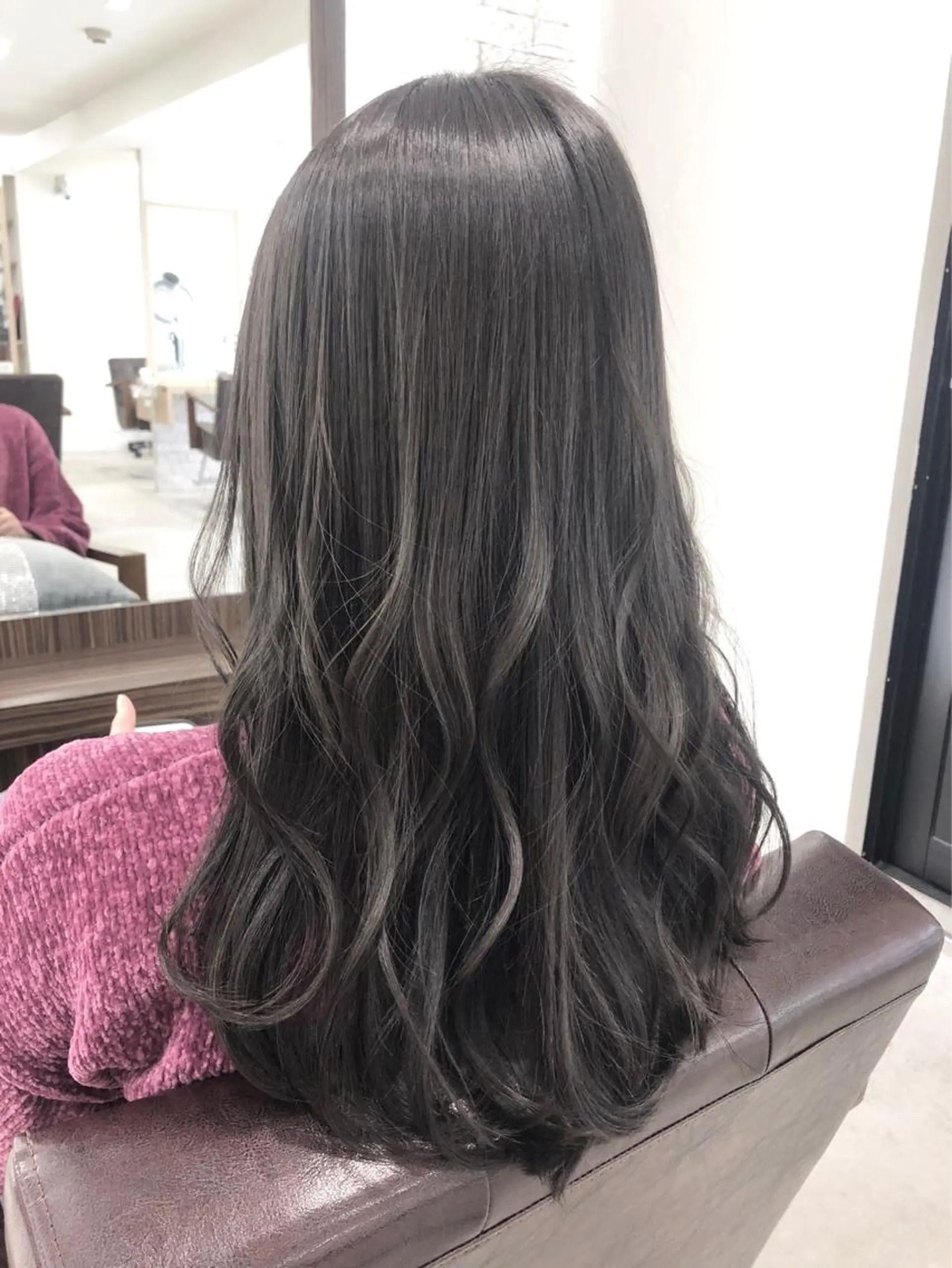 セミロング カラー Zina 難波所属・YUDA 湯田のヘアスタイル