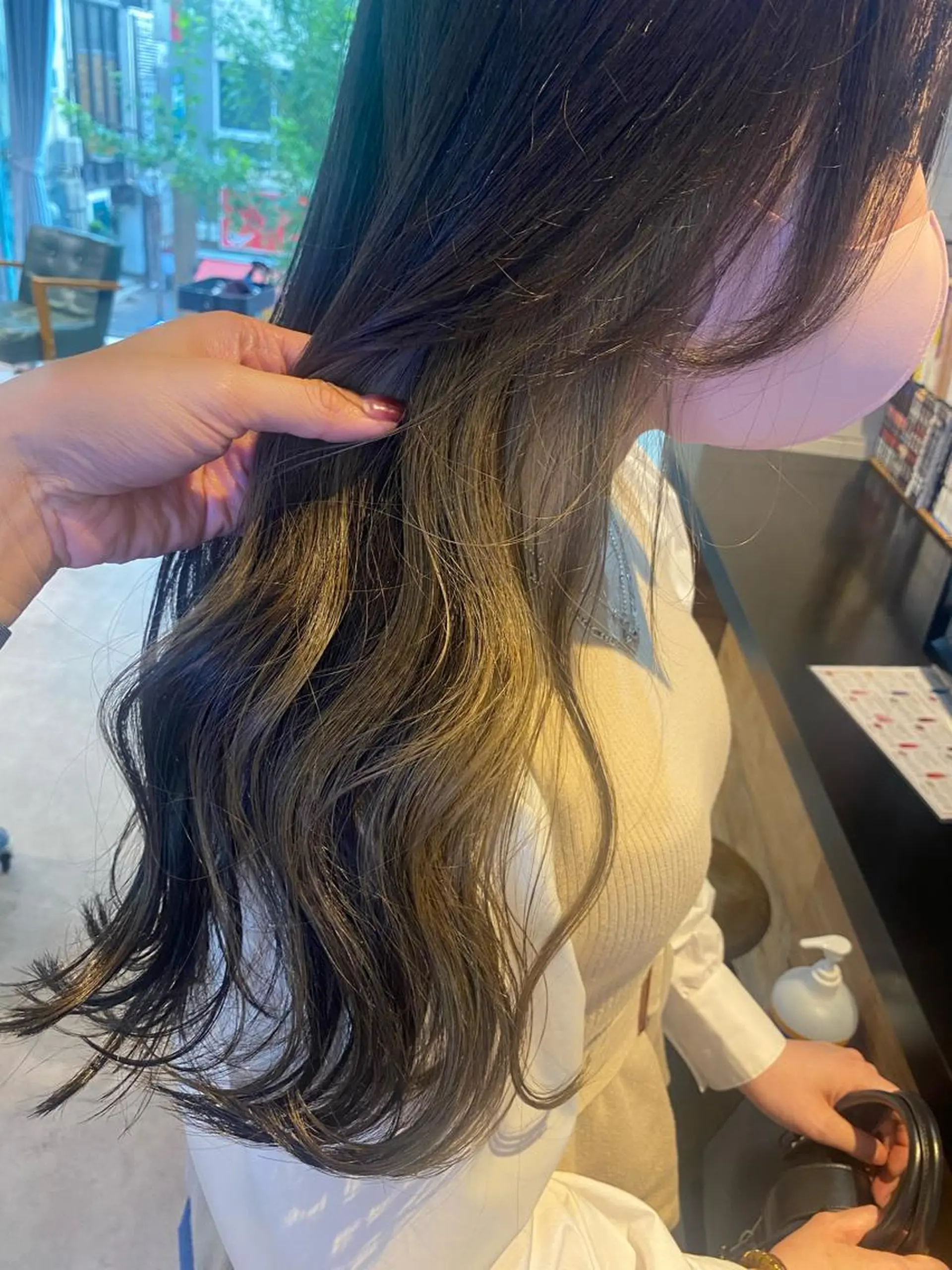 ミディアム カラー ベージュカラー ブリーチ インナーカラー オリーブベージュ カット ヘアカラー トリートメント scene.池袋所属・scene. haraのヘアスタイル