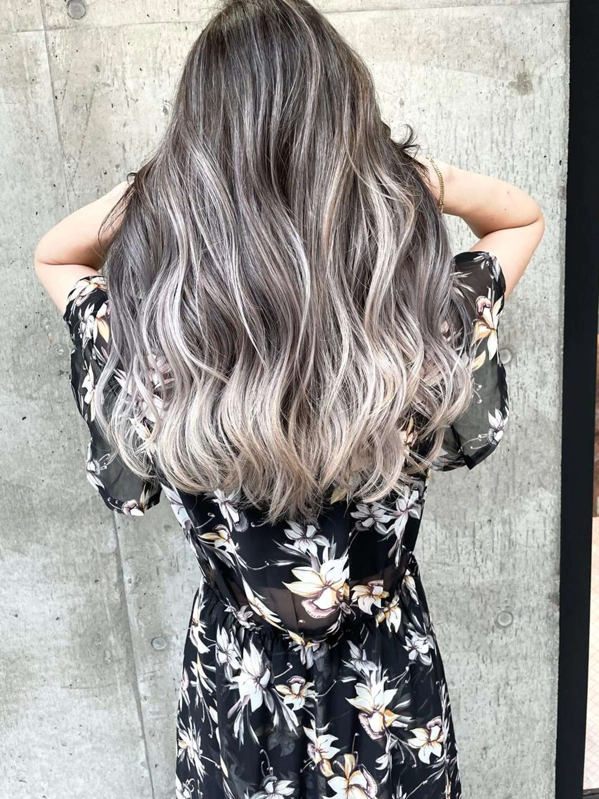 ロング カラー バレイヤージュ レイヤーカット ヘアカラー トリートメント 🌺KANA🇺🇸 海外トレンドヘアのヘアスタイル