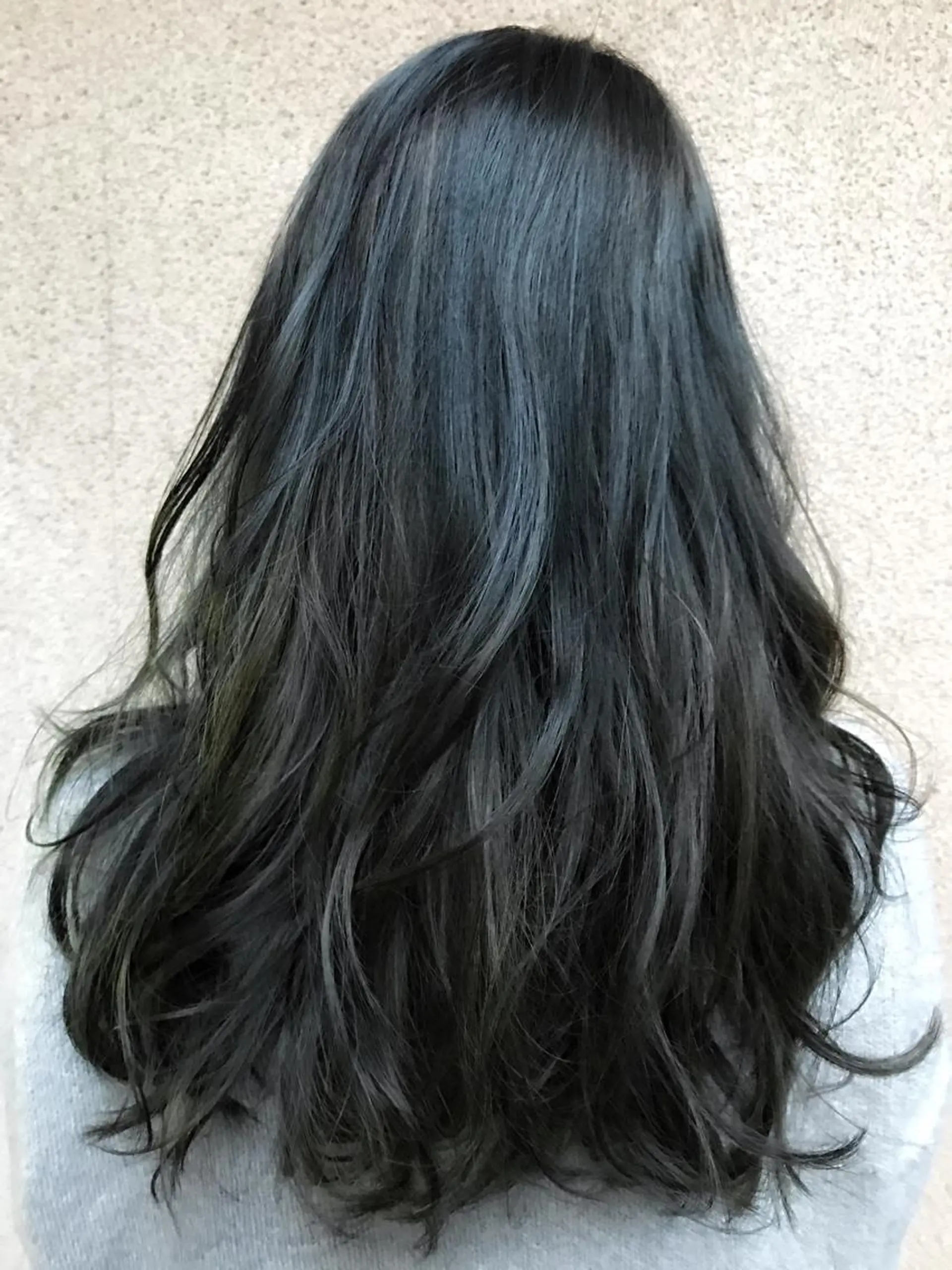 セミロング パーマ アッシュ vato マンツーマンサロンのヘアスタイル