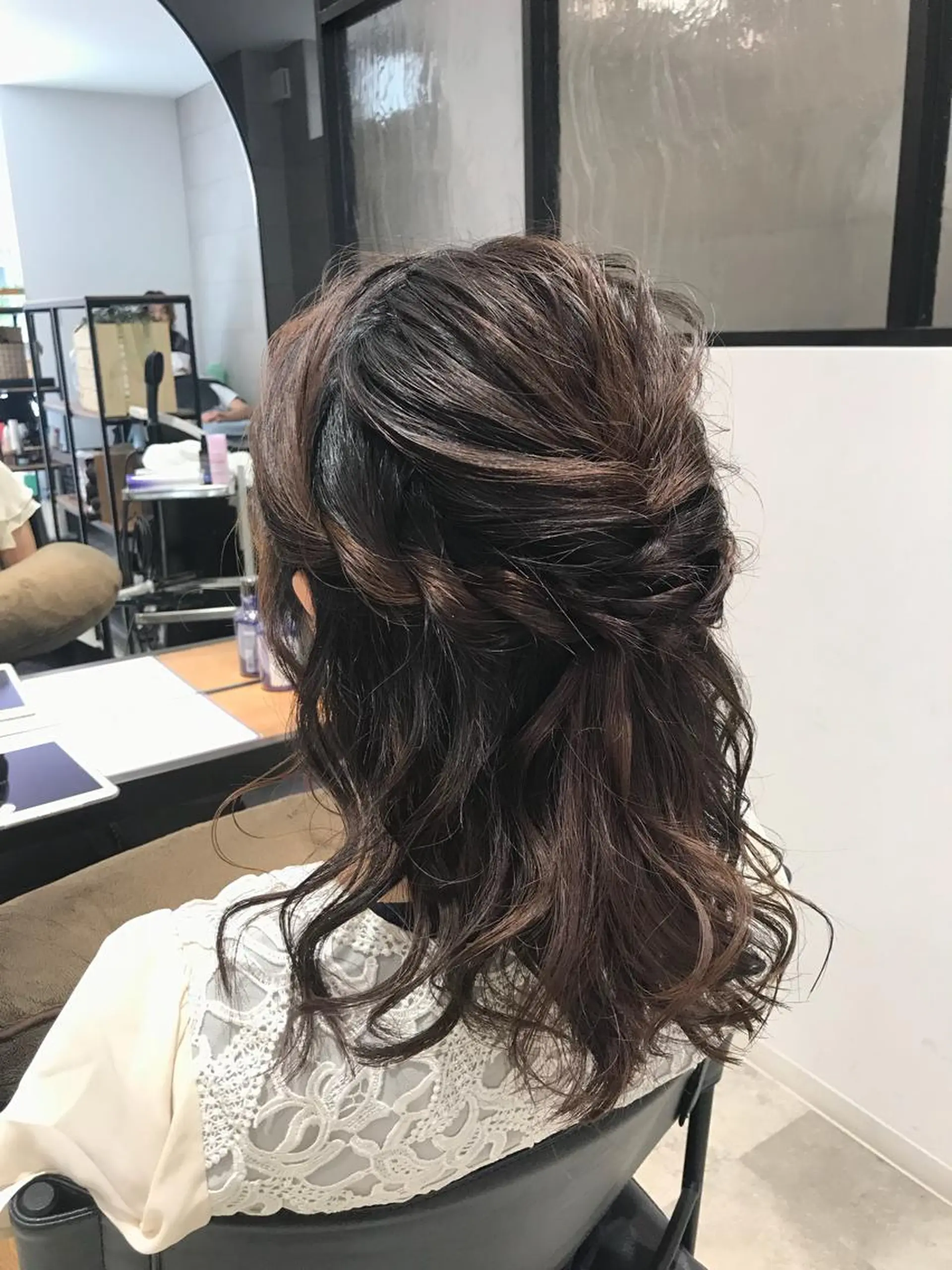 ミディアム ヘアアレンジ ハーフアップ SALOWIN川崎所属・似合わせレイヤー/ 美髪縮毛矯正/ミナエのヘアスタイル
