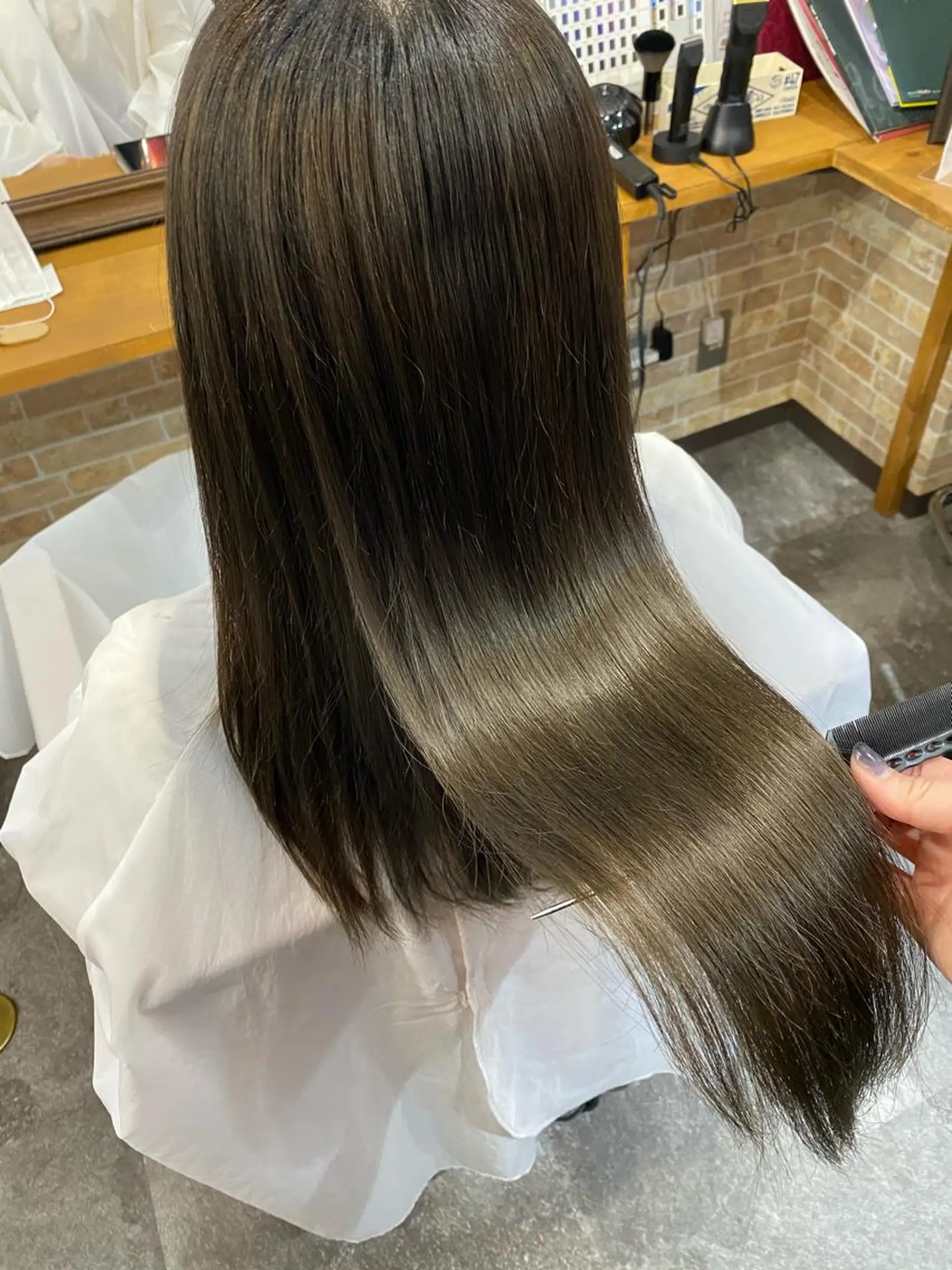 セミロング 美髪ヘア 🤍erikaのヘアスタイル