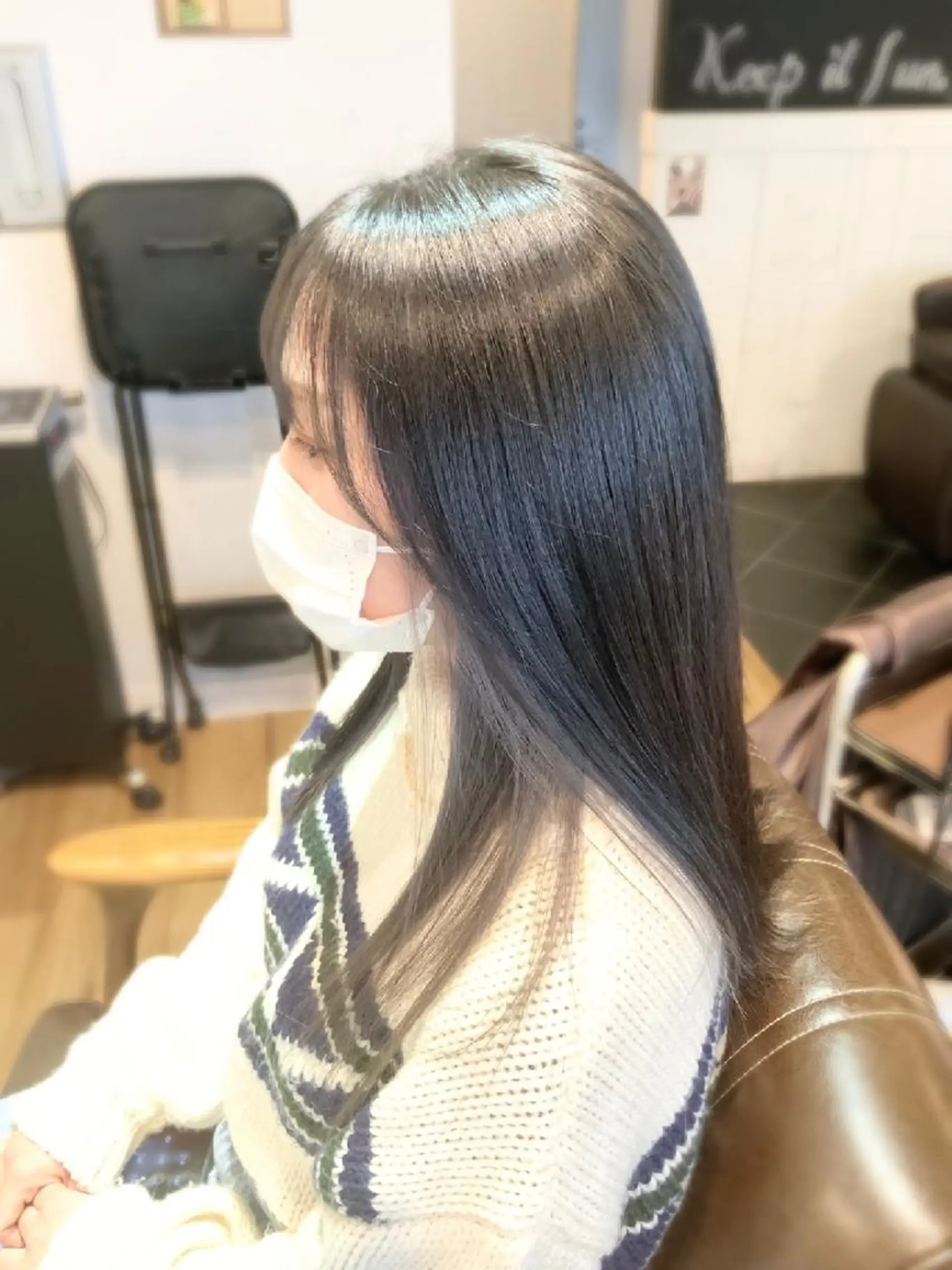 カラー ロング アッシュ シルバー 堀 望美のヘアスタイル