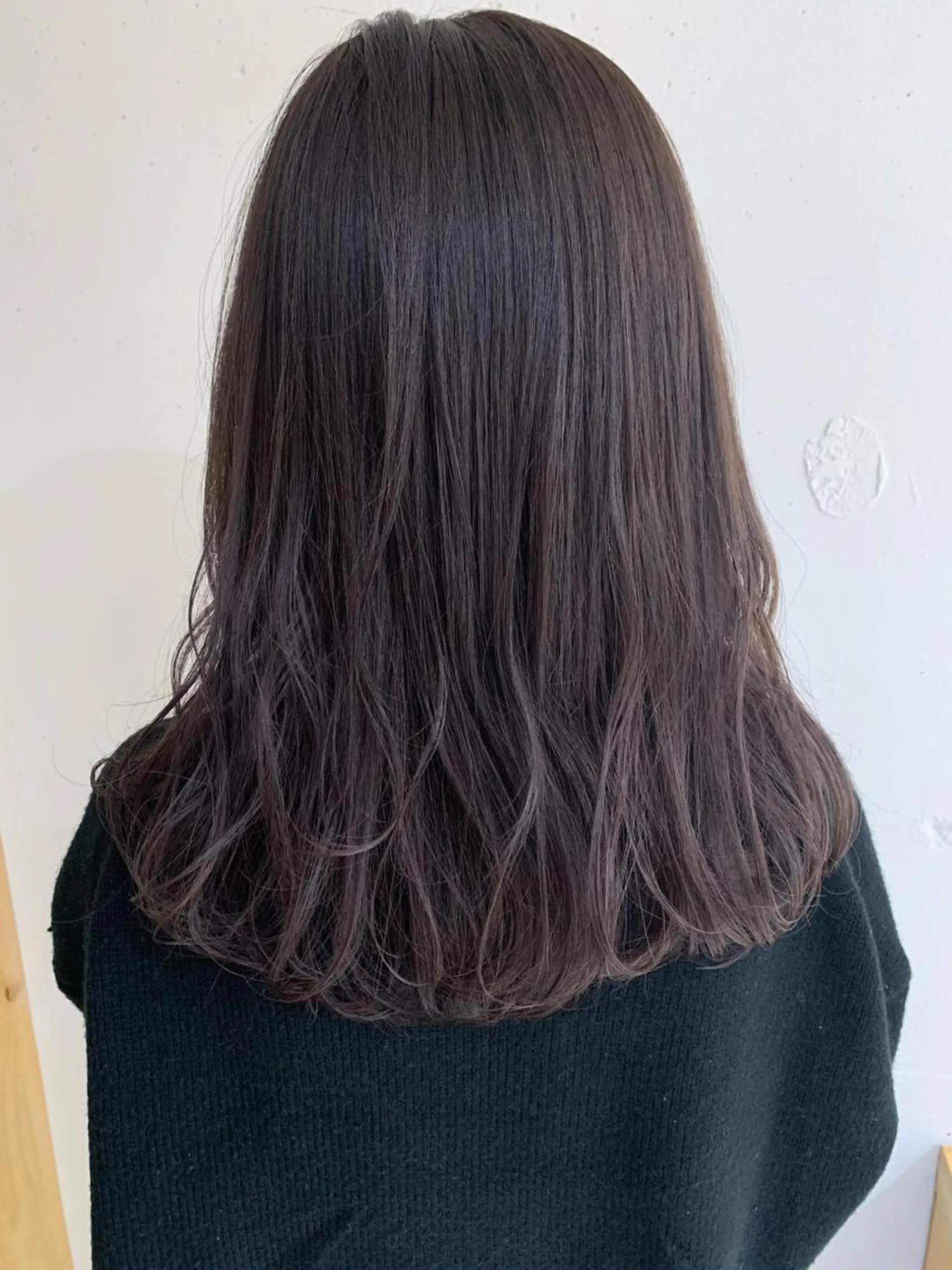 ミディアム カラー グレージュ ラベンダーカラー ラベンダーグレージュ ラベンダーグレー パープルカラー newi 京橋 【yuuki】のヘアスタイル