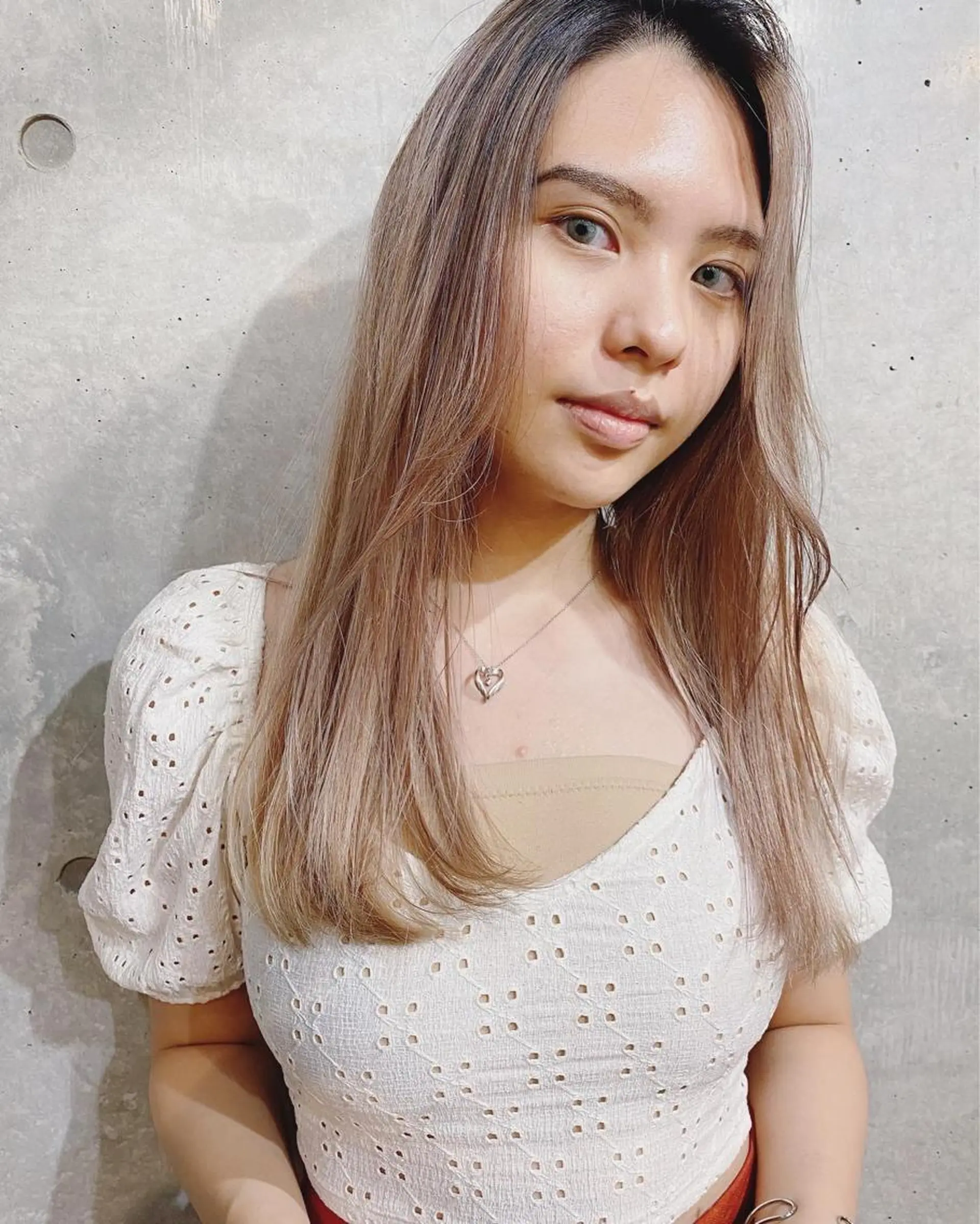 セミロング カラー ヘアアレンジ ハイライトカラー ハイトーンカラー イルミナカラー インナーカラー ハイライト ヘアカラー ✨ハイクオリティ✨ 山本香也のヘアスタイル