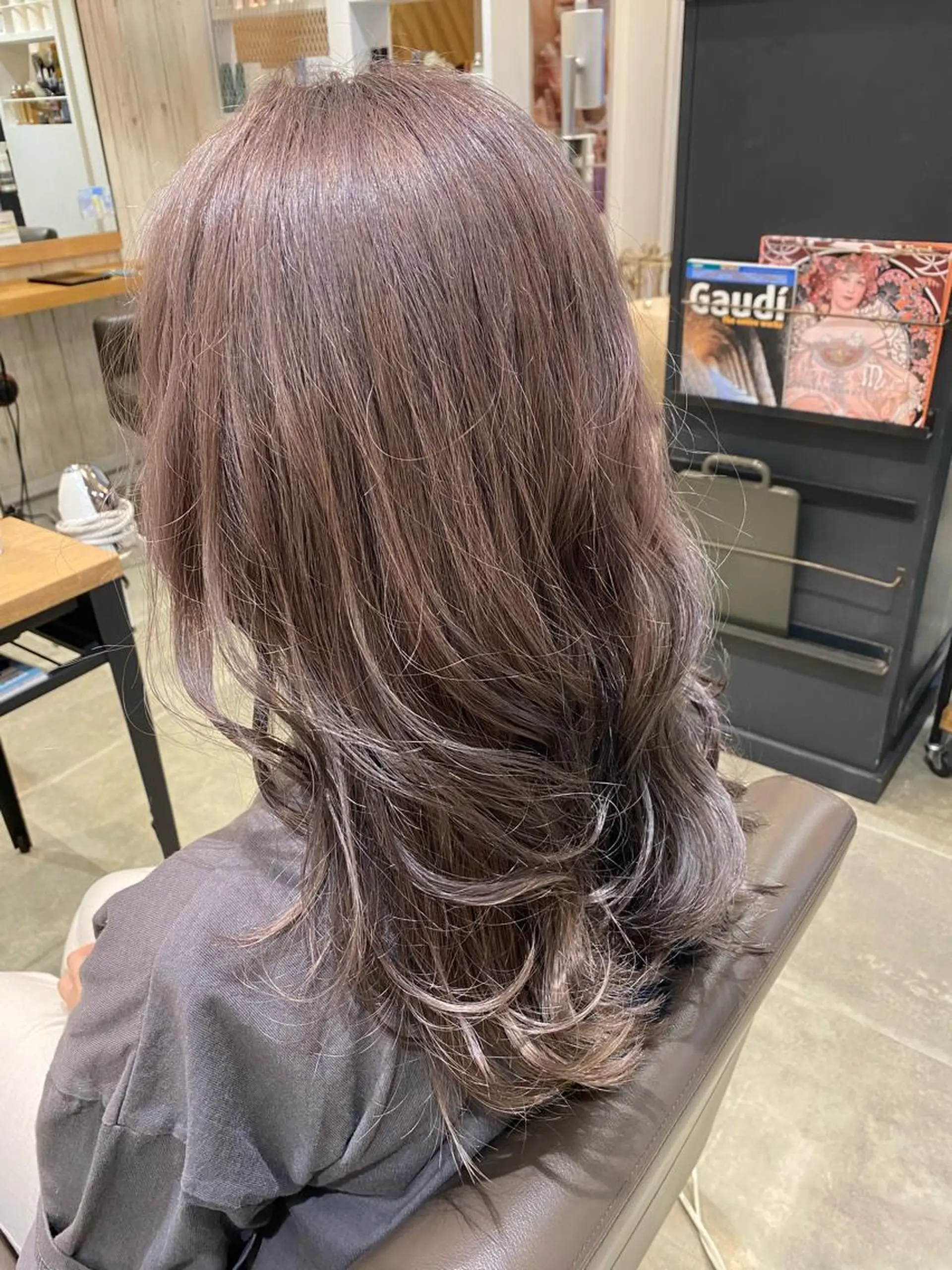 カラー 井上 舞のヘアスタイル