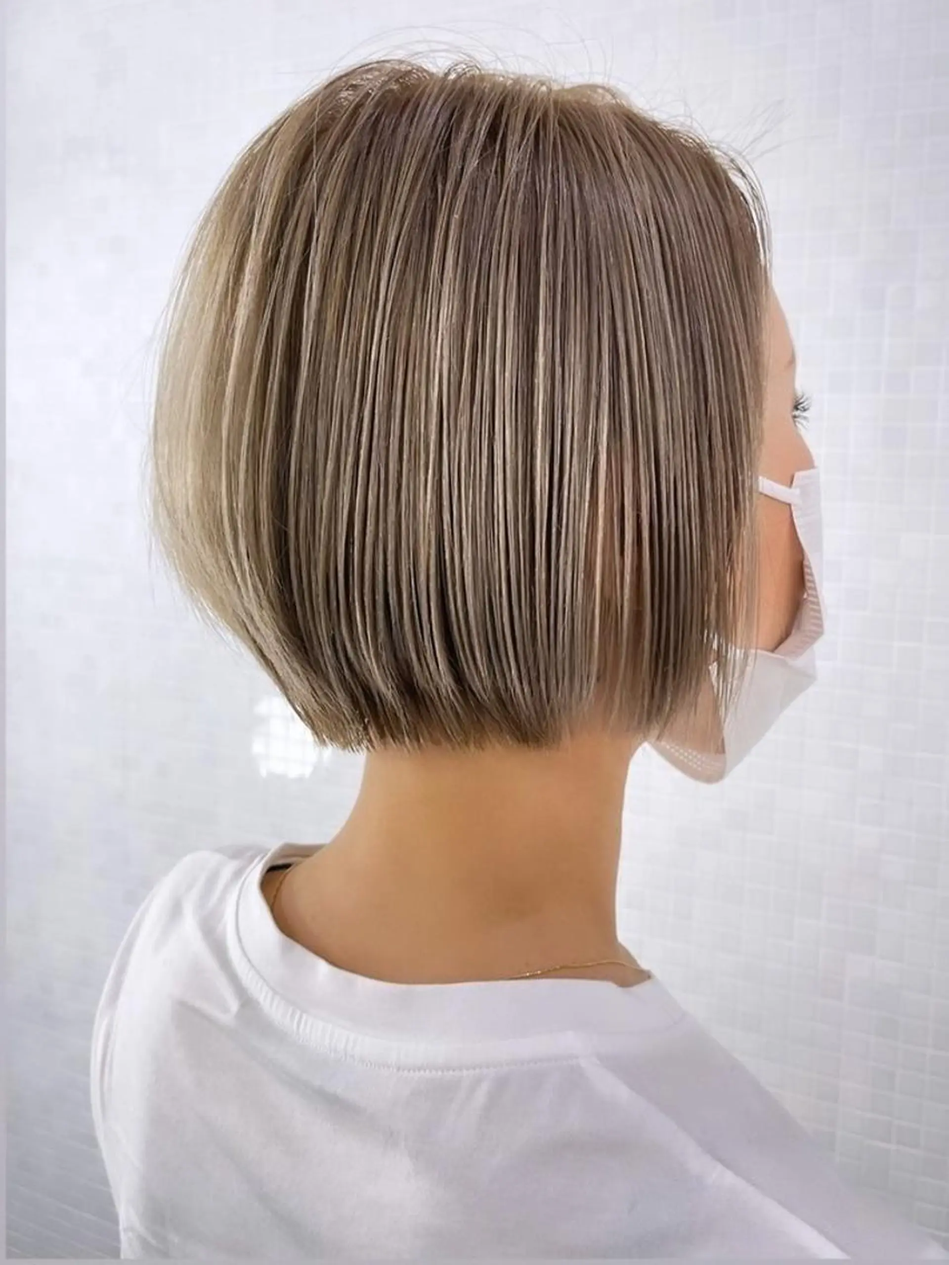 ショート カラー 前田 桃花のヘアスタイル