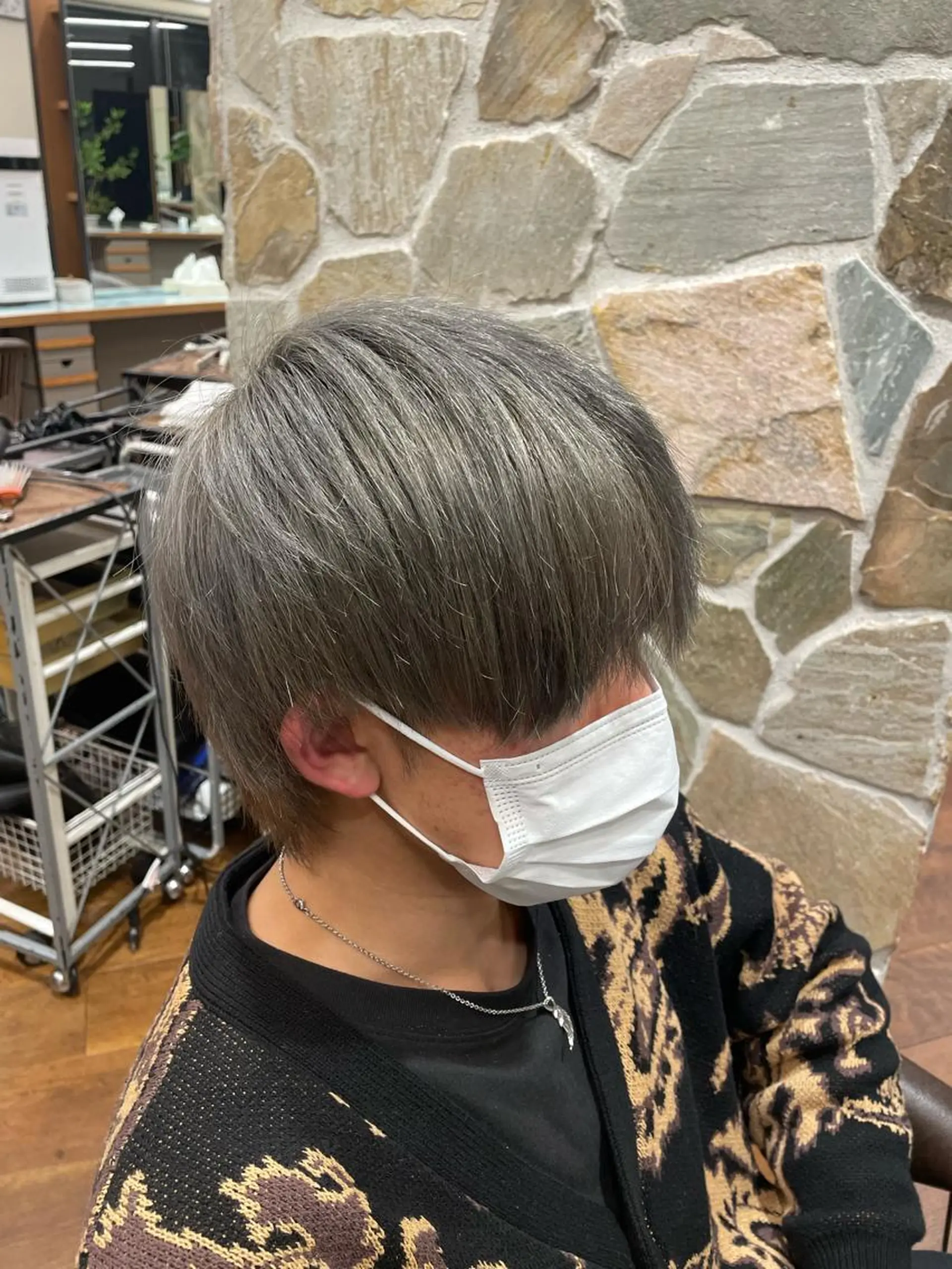 メンズ メンズブリーチ メンズハイトーン 大阪梅田 稲葉利也斗のヘアスタイル