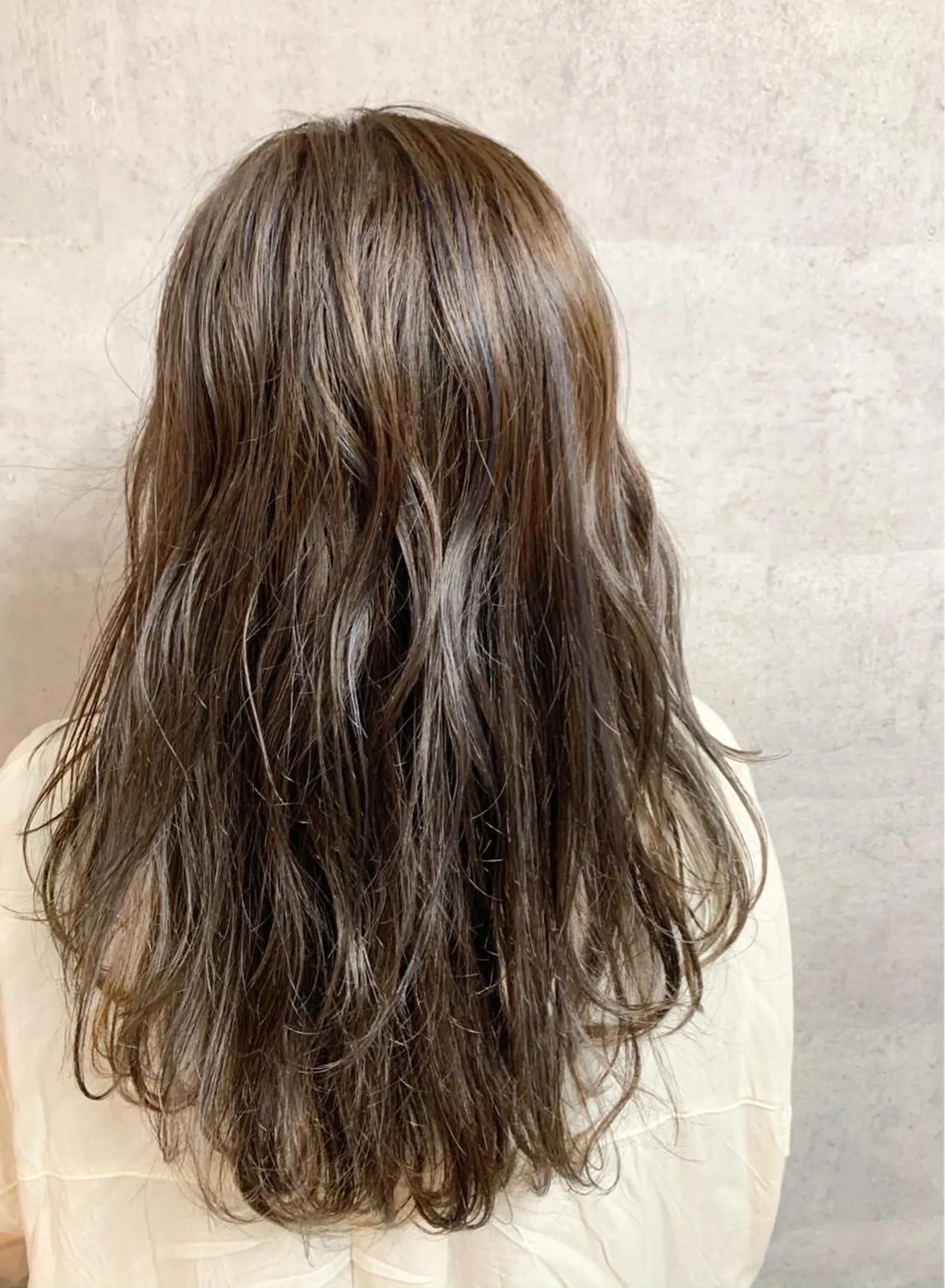 ロング レイヤーカット 島守 桃香のヘアスタイル