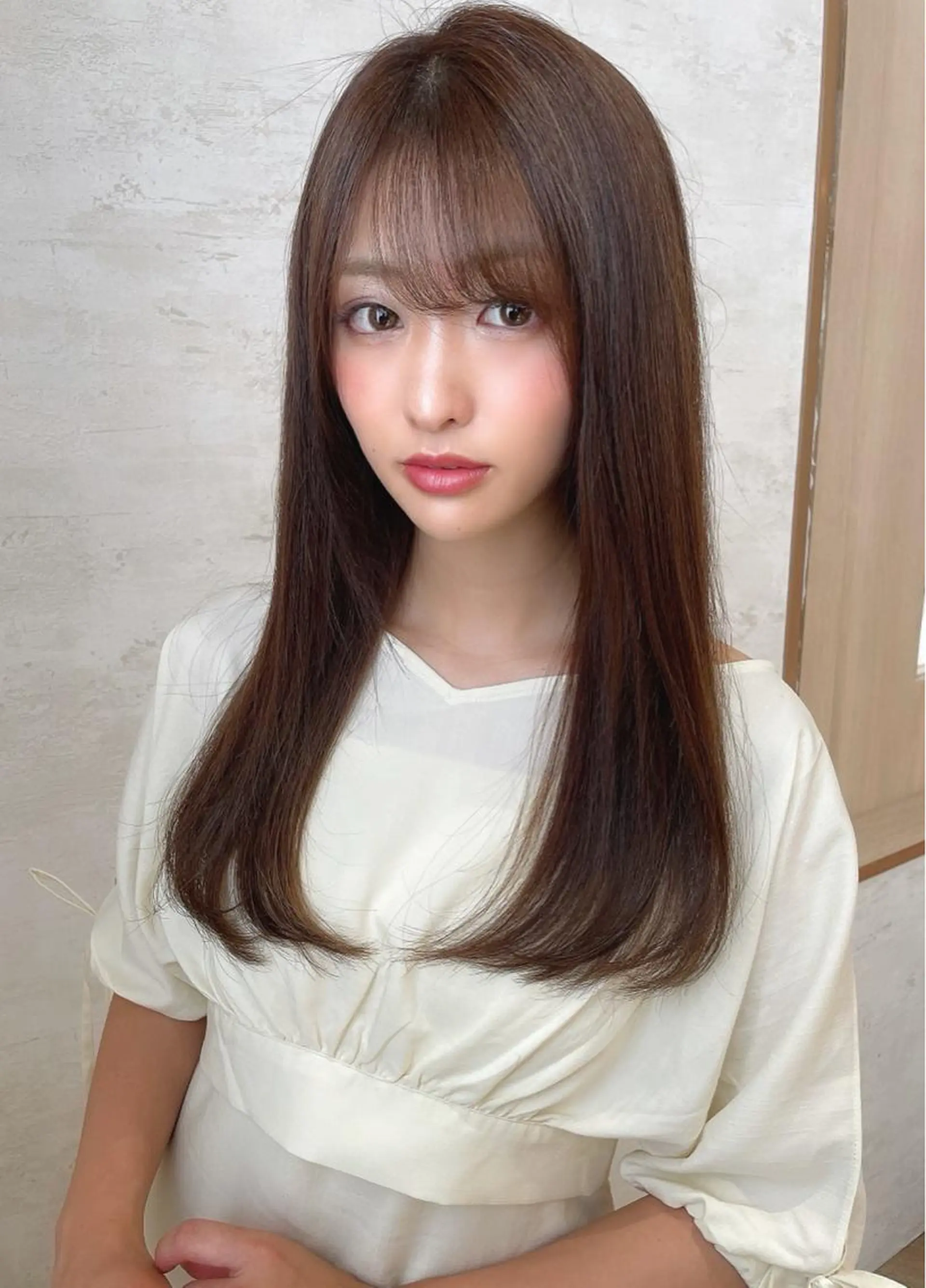 セミロング 木屋元一/透明感 /レイヤー/顔まわりのヘアスタイル