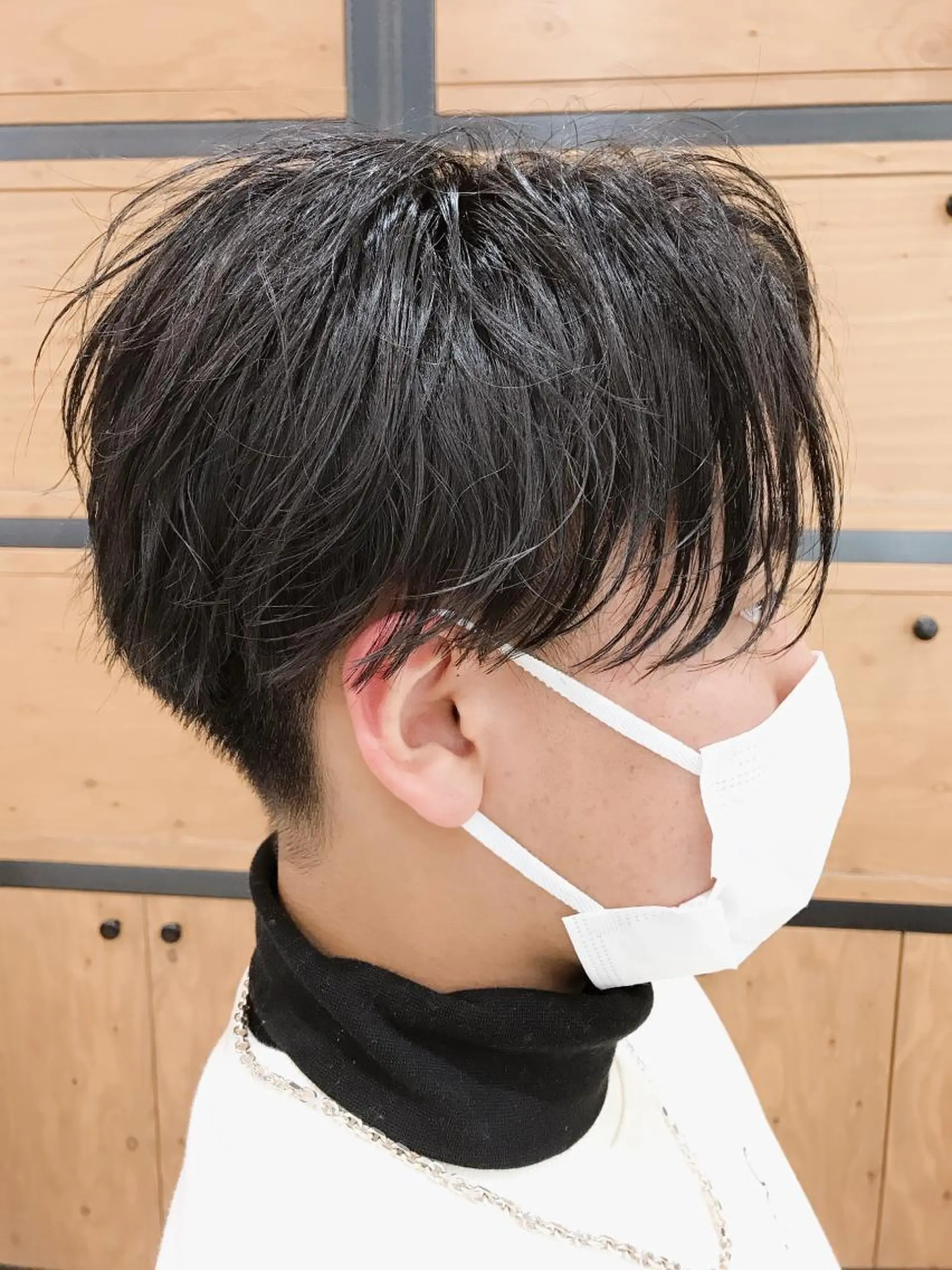 ショート メンズ センターパート メンズパーマ カット ヘアカラー パーマ 縮毛矯正 トリートメント メンズパーマ タカキリョウのヘアスタイル