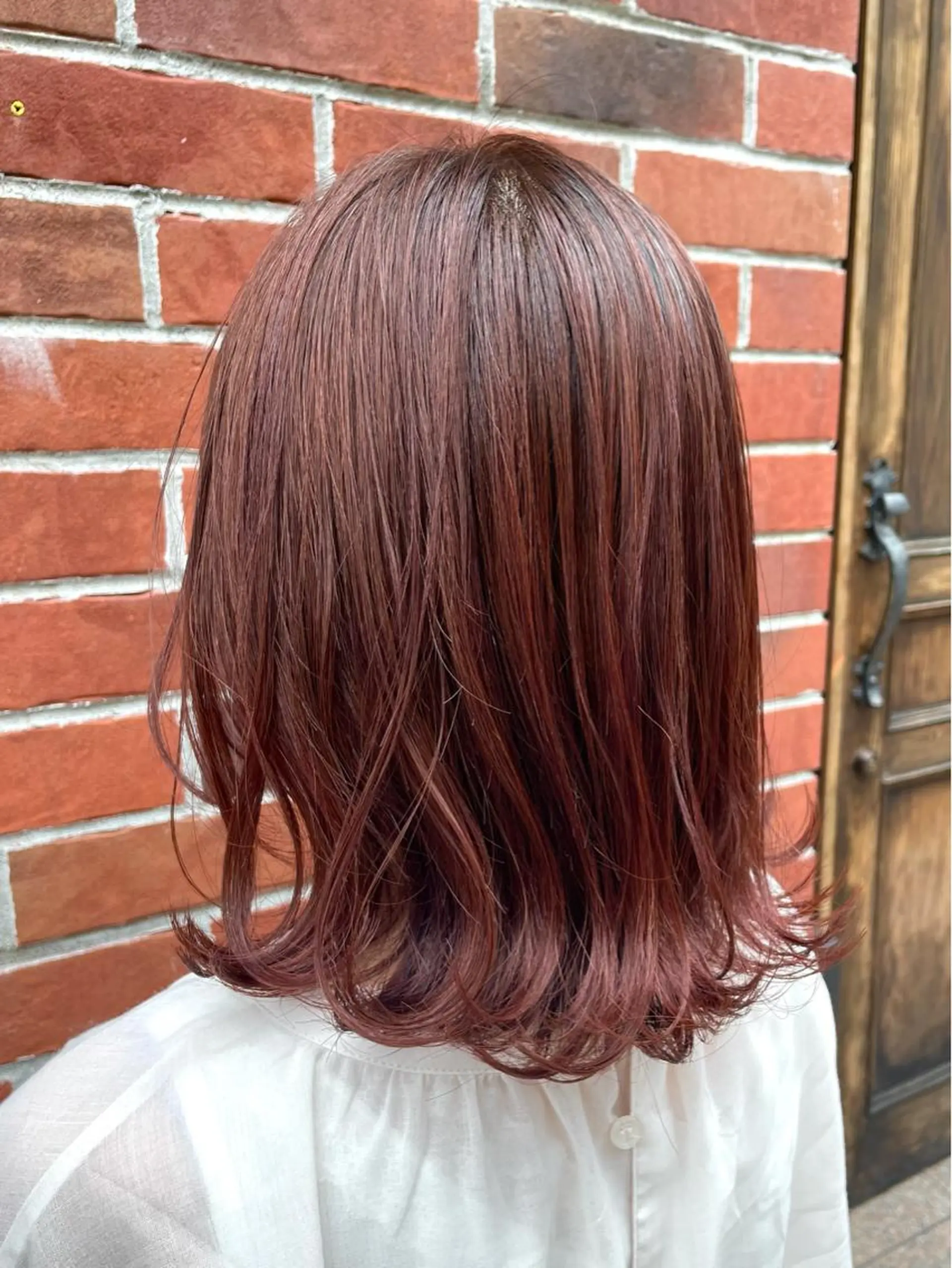 ミディアム 小林 愛花のヘアスタイル