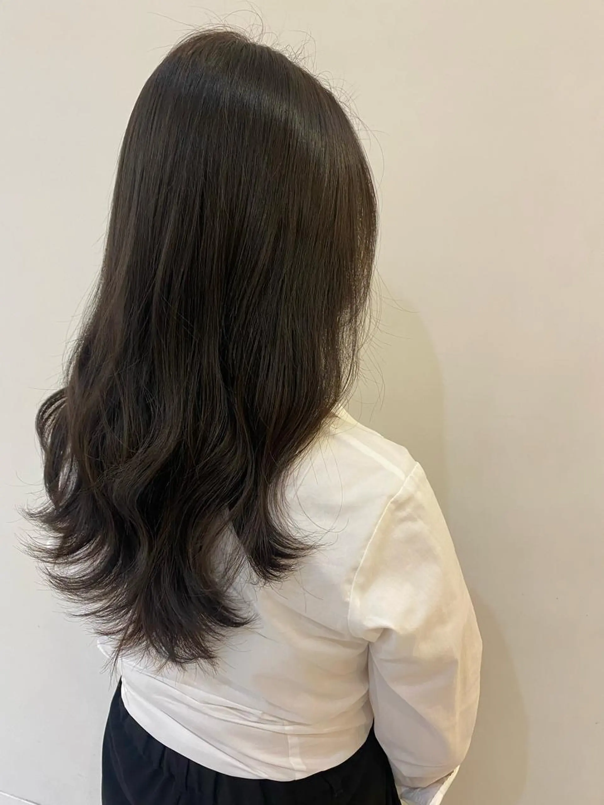 セミロング カラー ヘアアレンジ 美髪.艶髪.髪質改善 LoLo.サリのヘアスタイル