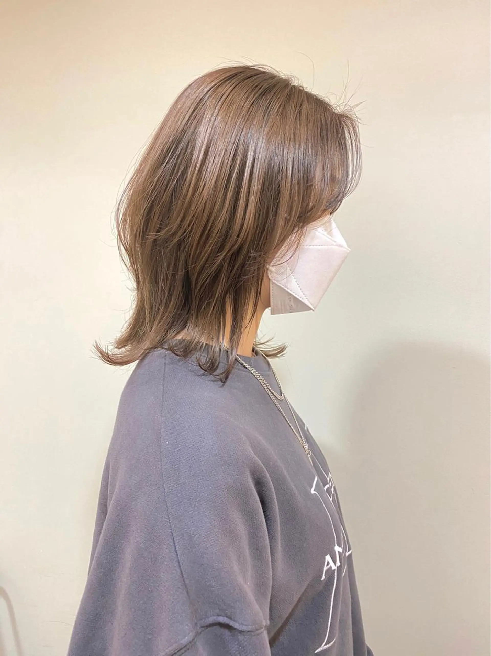 ミディアム カラー ANNA ／艶髪／ハイトーンのヘアスタイル