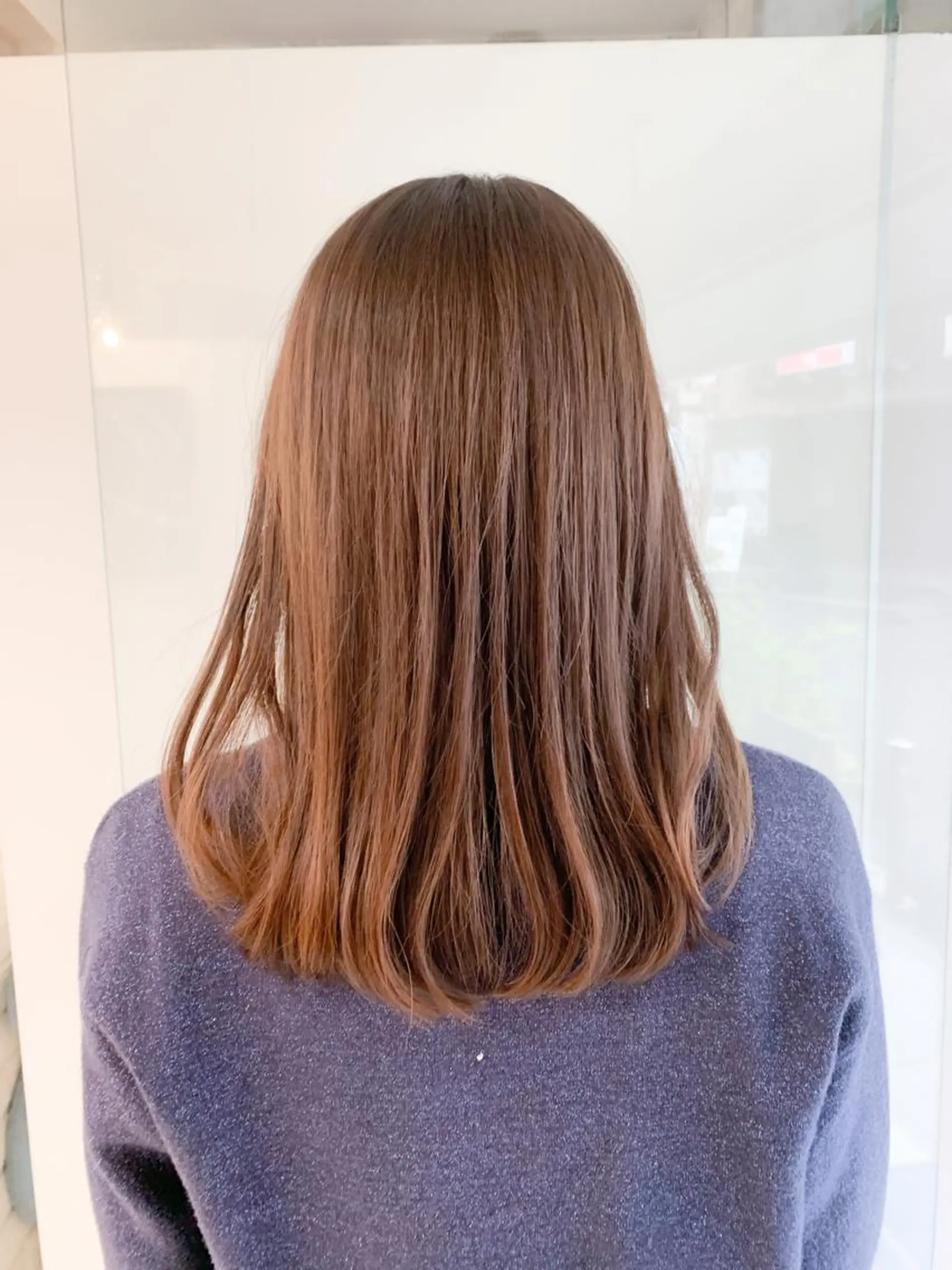 セミロング アッシュ カット ヘアカラー えんどう みほのヘアスタイル