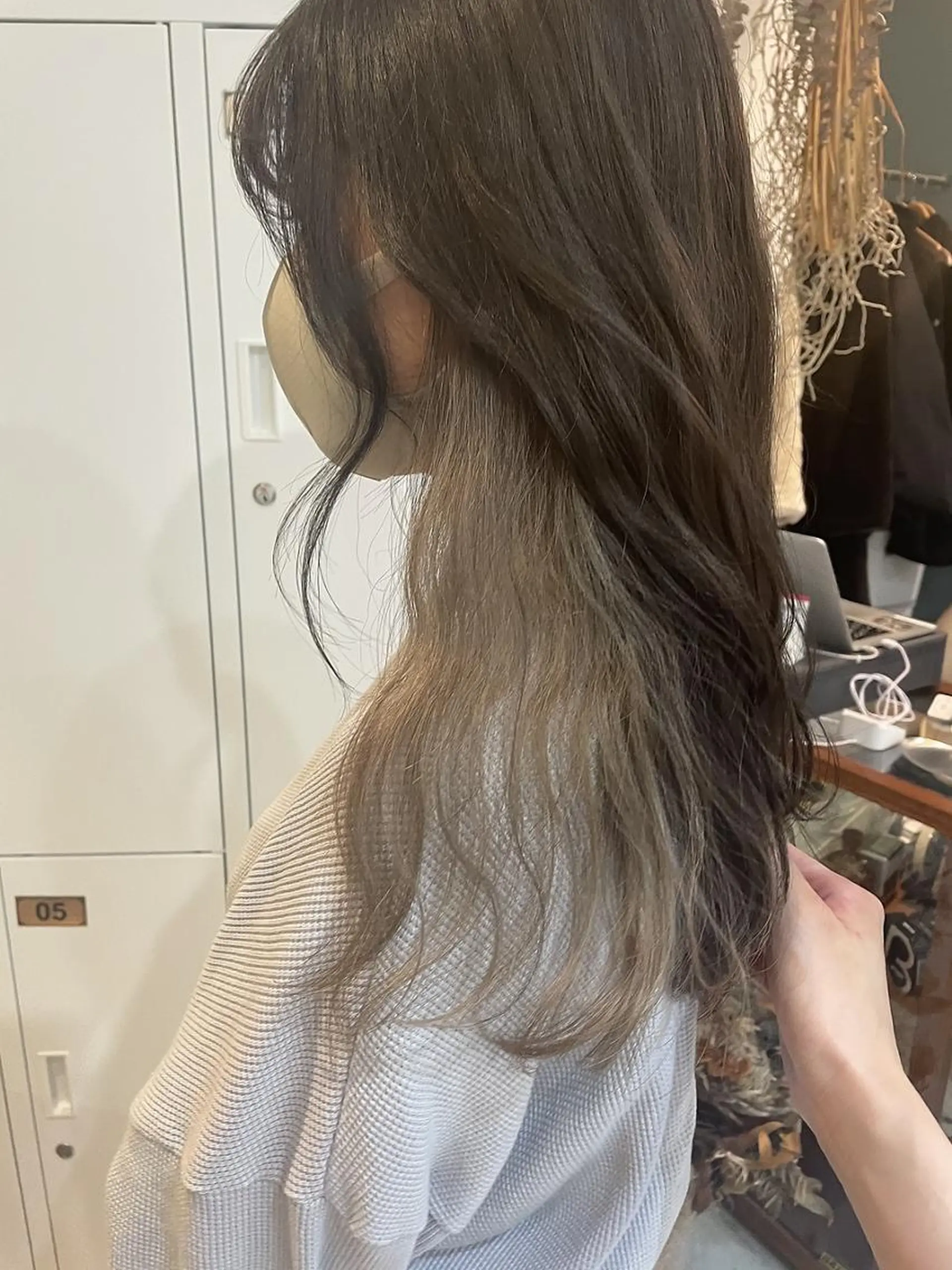 ミディアム カラー アディクシーカラー ブリーチ ブロンド ブルーカラー ハイライトカラー ヘアカラー トリートメント CEINE PATHのヘアスタイル