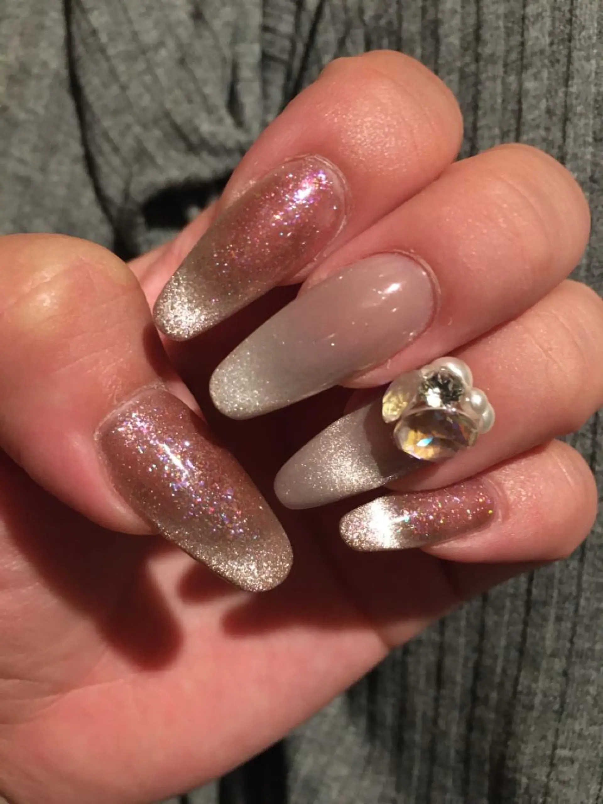 ネイル ジェルネイル ストーンネイル Beauty Salon Mirei所属・ﾋﾞｭｰﾃｨｰｻﾛﾝ Mirei 山下の眉毛・アイブロウイメージ