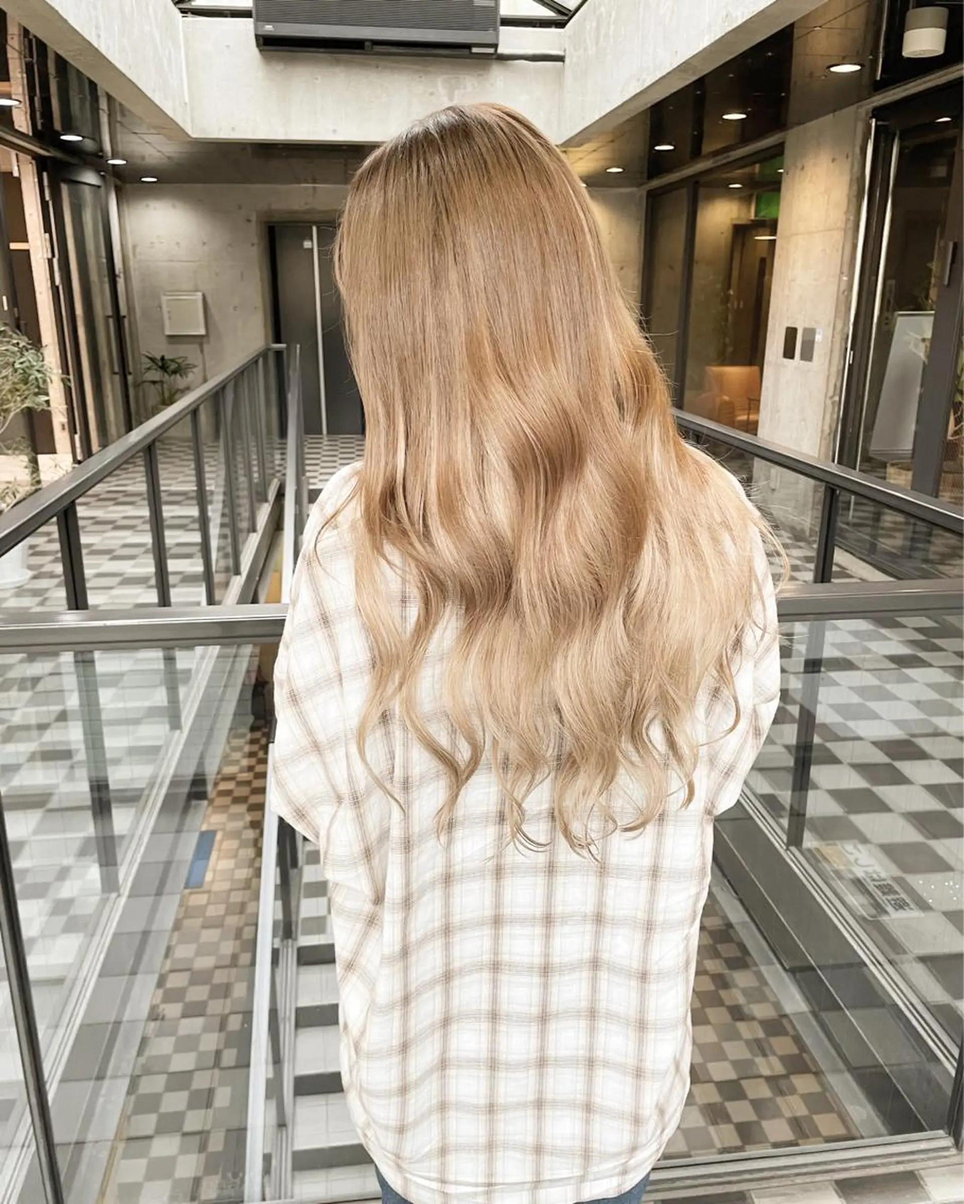 ロング カラー ヘアアレンジ エクステ TATSUYA アートディレクターのヘアスタイル