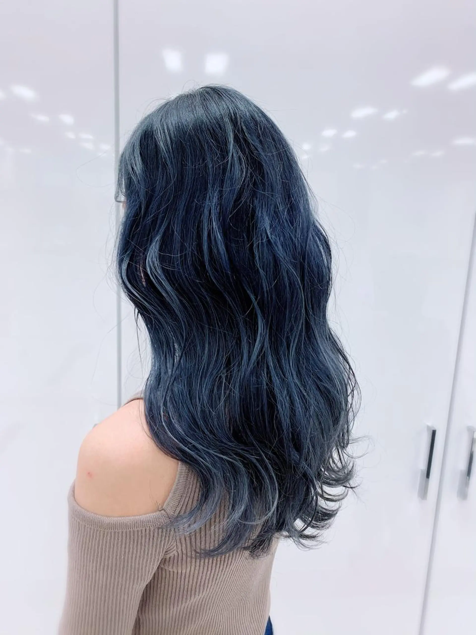 ロング カラー 黒髪 ブルーカラー ブルーブラック ネイビーカラー カット ヘアカラー トリートメント お悩み解決✨ ASAMIのヘアスタイル