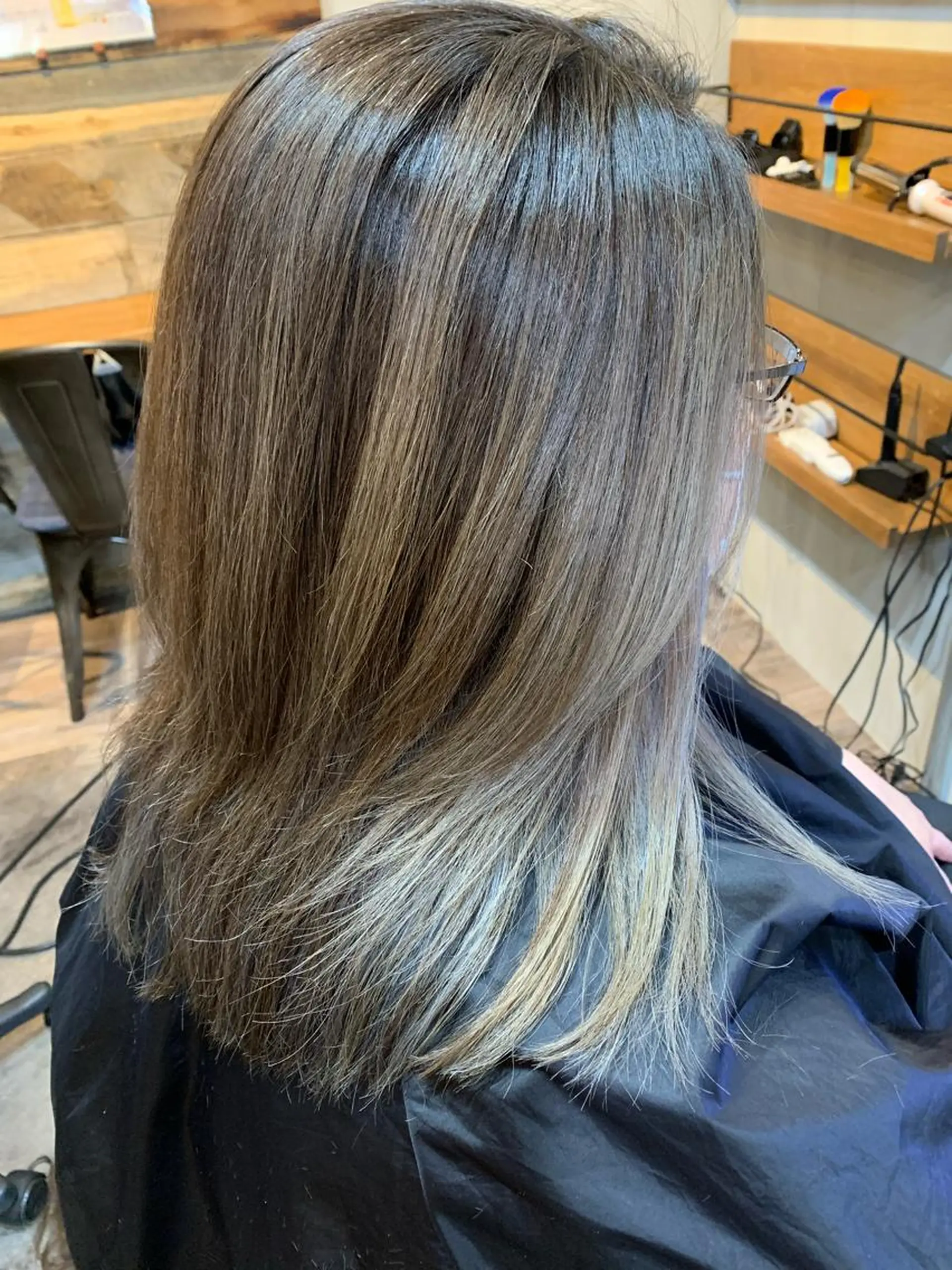 ロング レイヤーカット ヘアカラー トリートメント 山本 みきのヘアスタイル