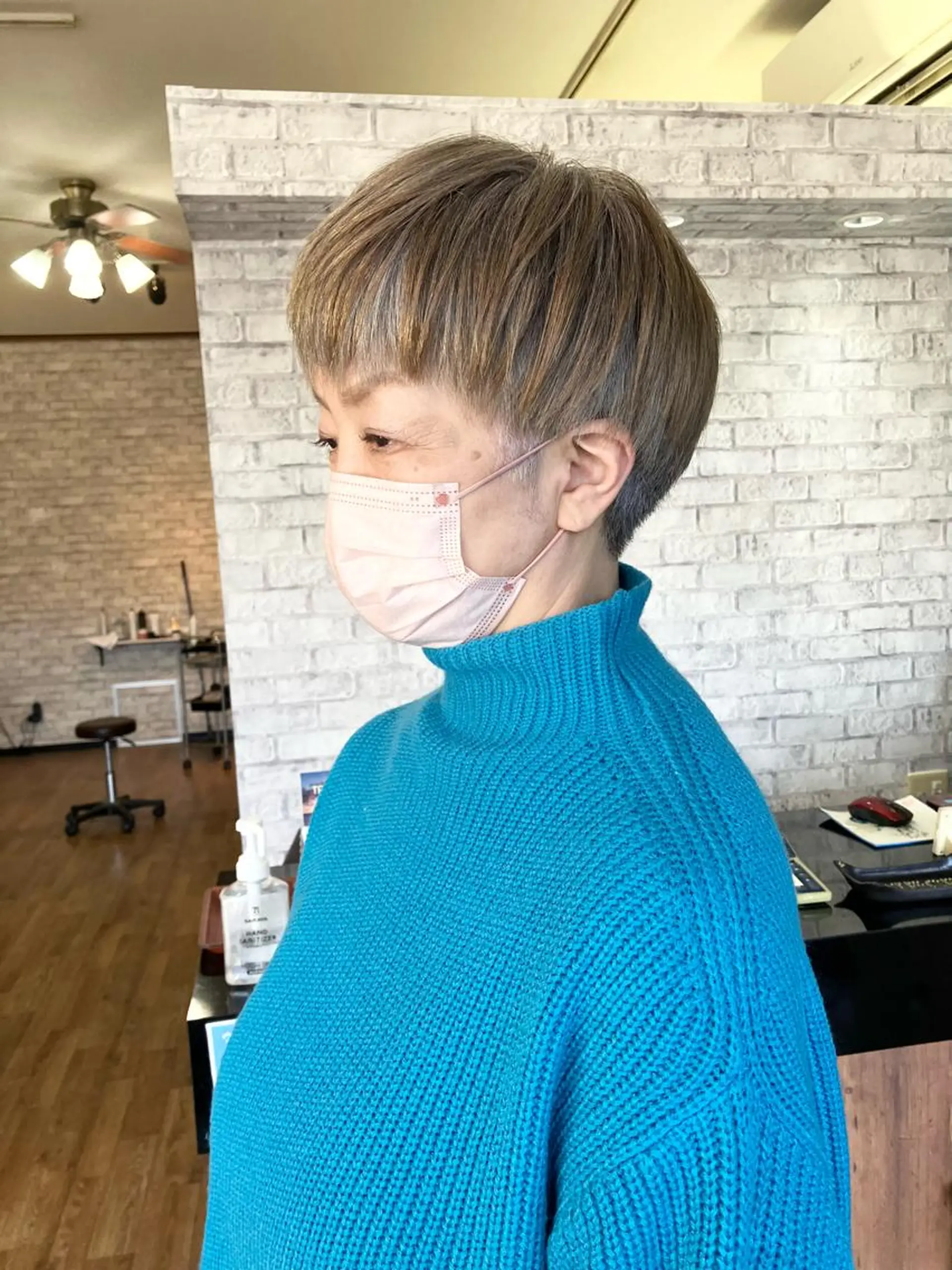 ショート カラー ヘアークルーズ ピースのヘアスタイル