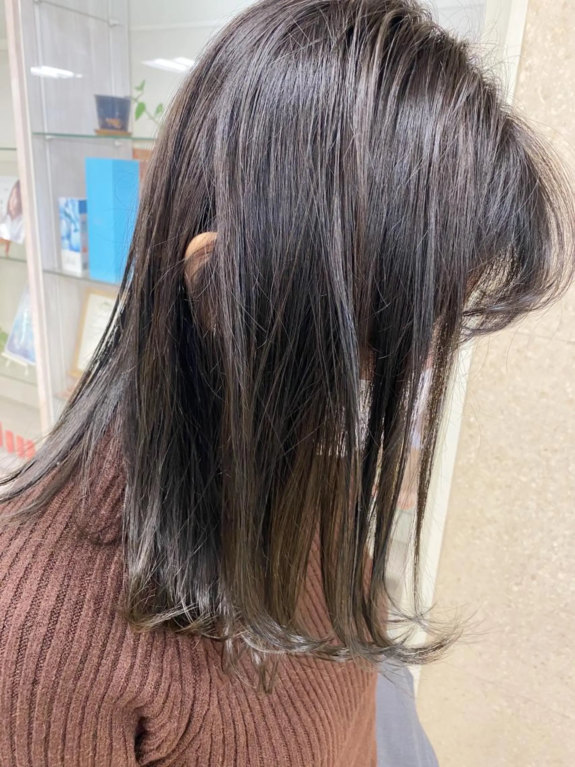 ミディアム カラー カット ヘアカラー トリートメント 菅村 勇亮のヘアスタイル