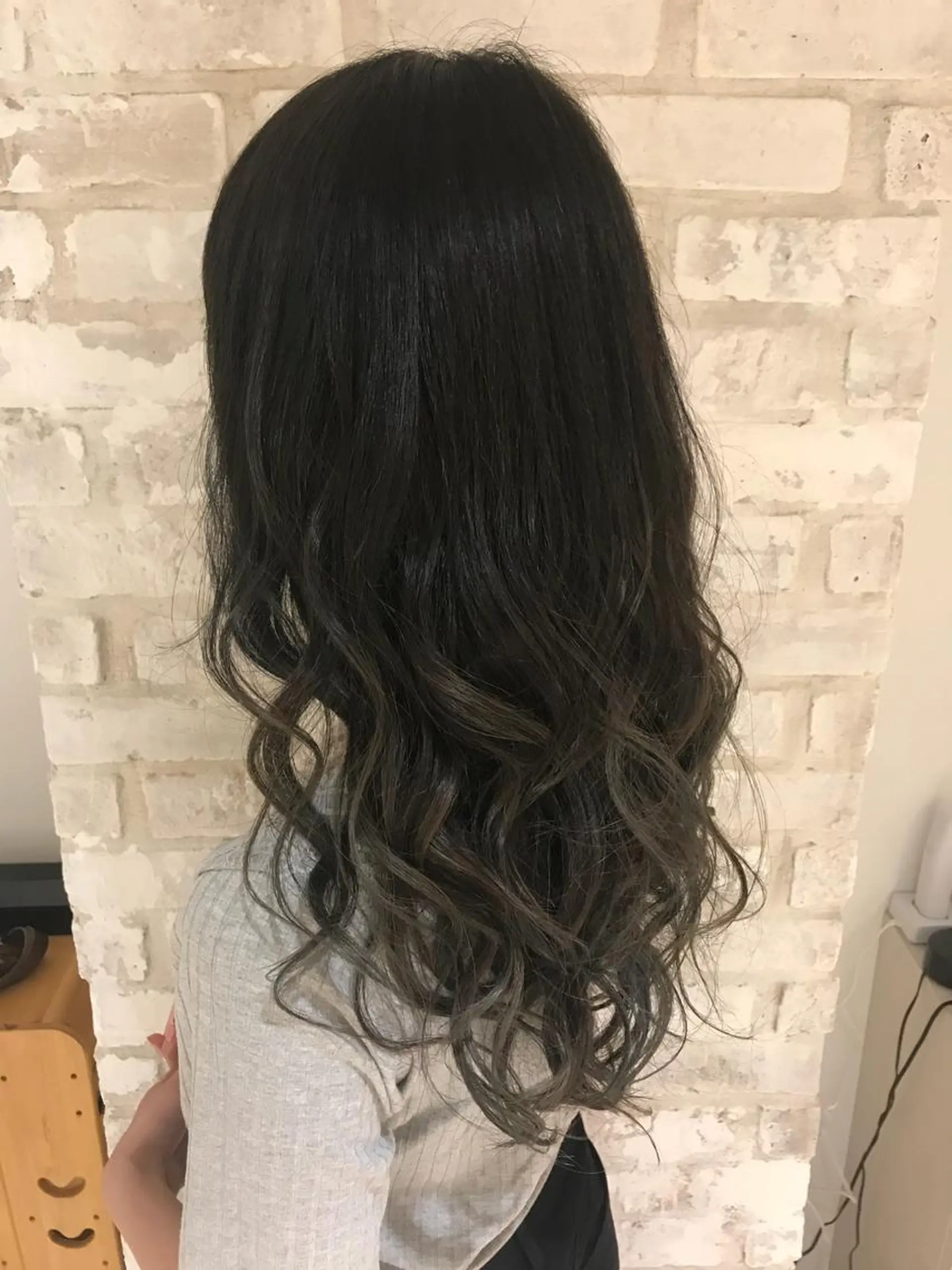 ロング カラー グラデーションカラー シルバー grow恵比寿【グロウ】髪質改善/ハイライト/ブリーチ/レイヤーカット所属・奥野 貴史　代表　レイヤーのヘアスタイル